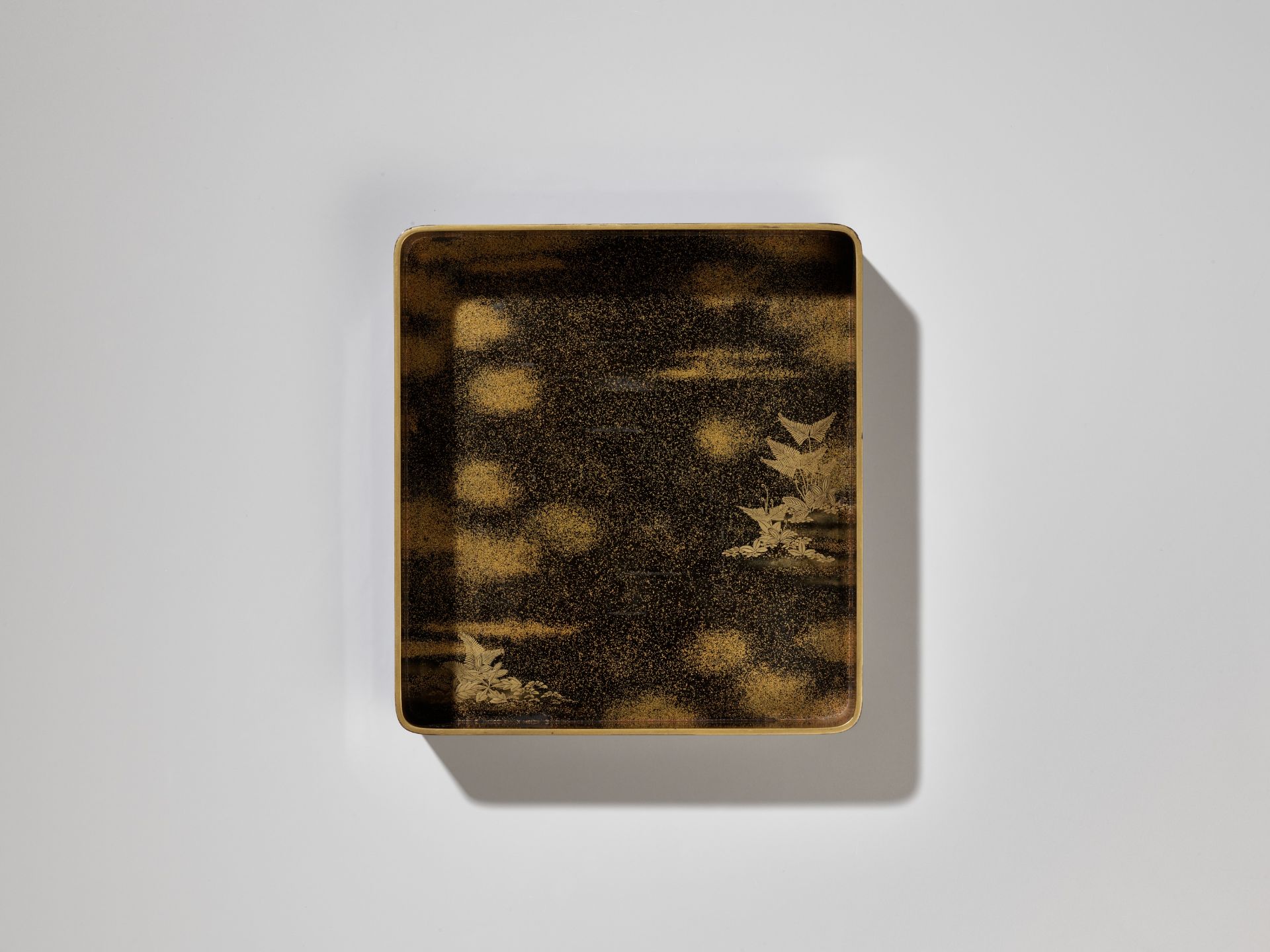 A BLACK AND GOLD LACQUER SUZURIBAKO WITH A SHORELINE LANDSCAPE AND RED-CRESTED CRANES - Image 5 of 15