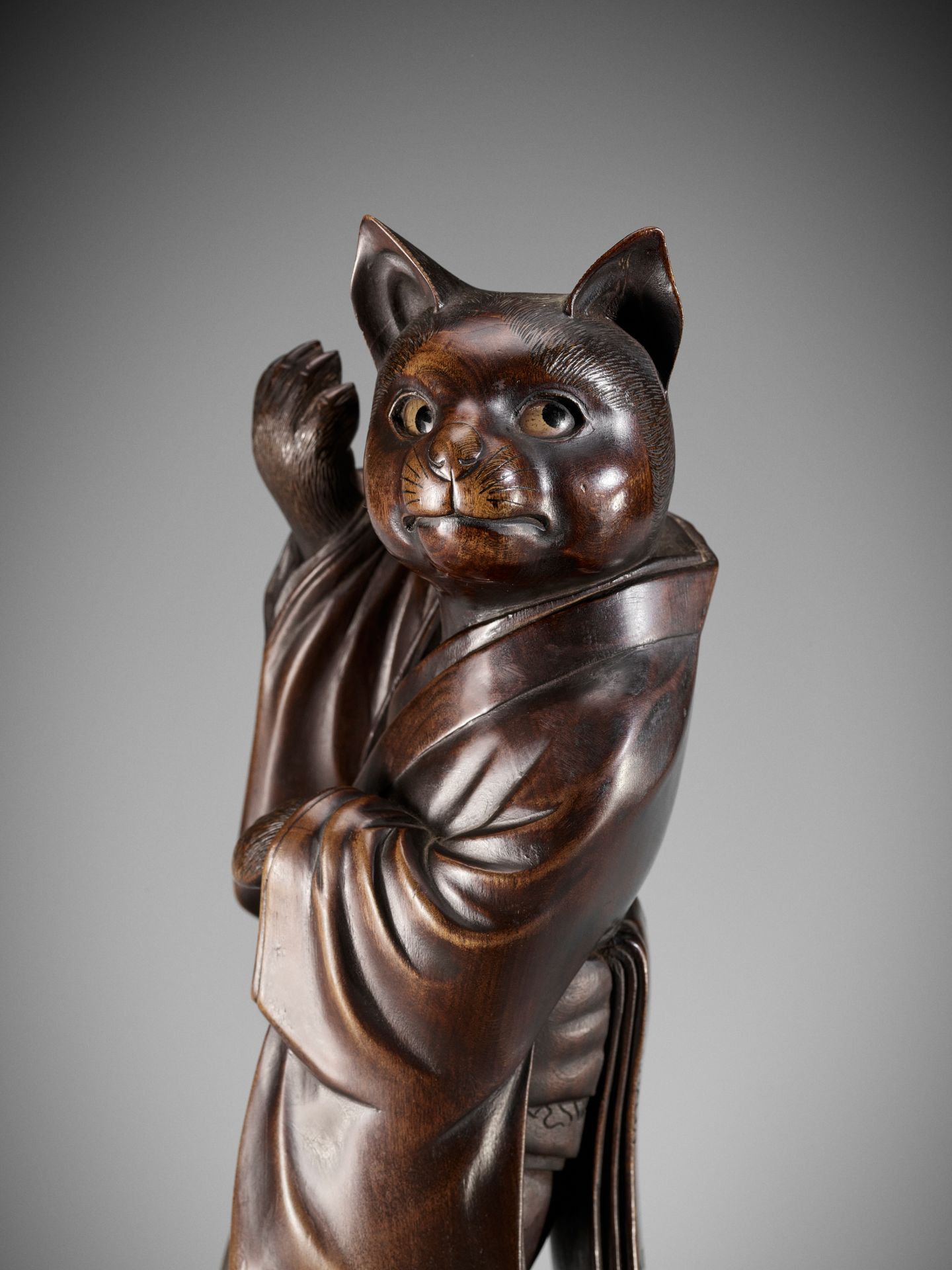 SHOKO SUGONOYA: A RARE AND FINE WOOD OKIMONO OF A CAT GEISHA - Image 2 of 16