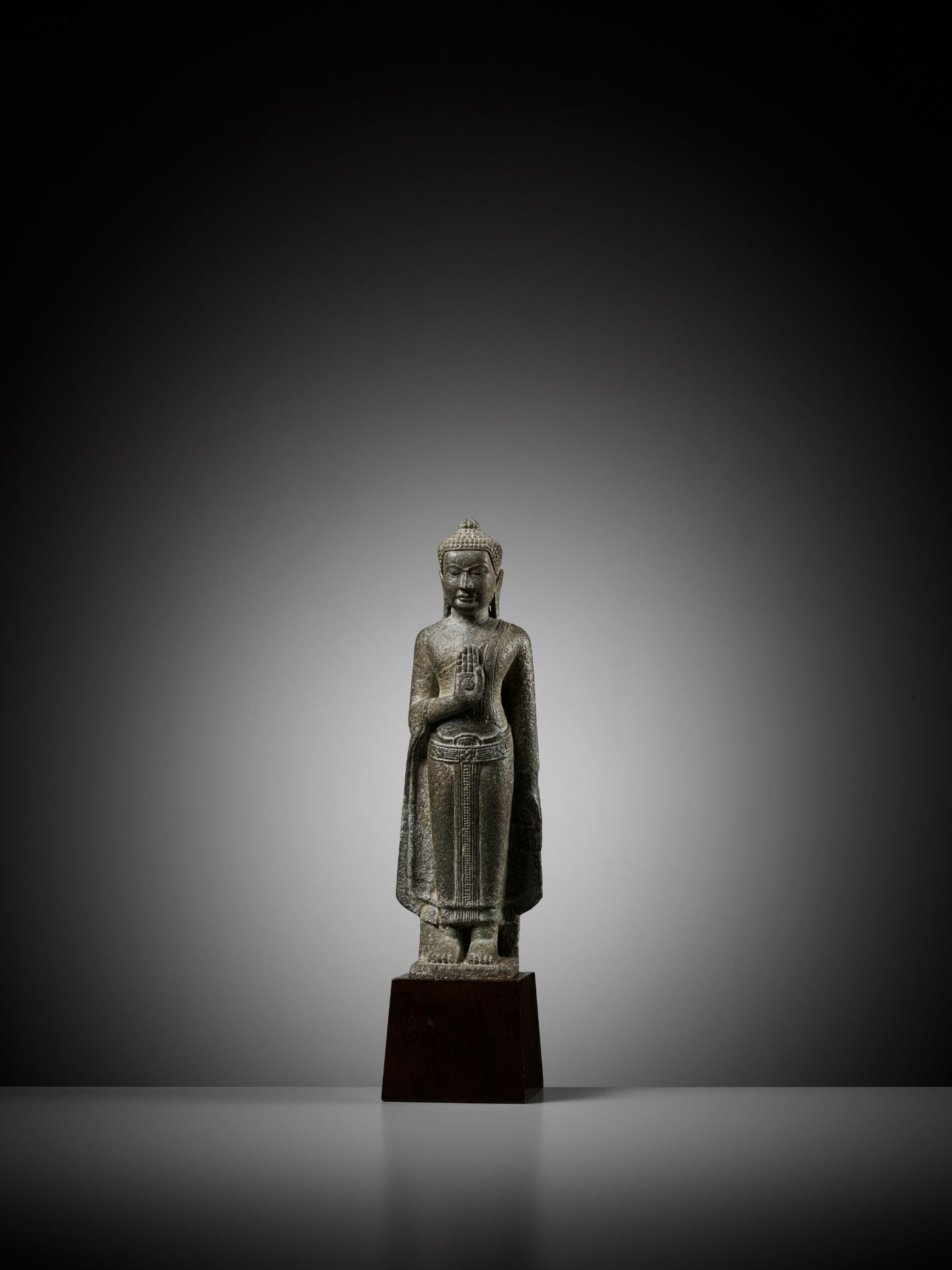 A SANDSTONE FIGURE OF STANDING BUDDHA - Image 2 of 15