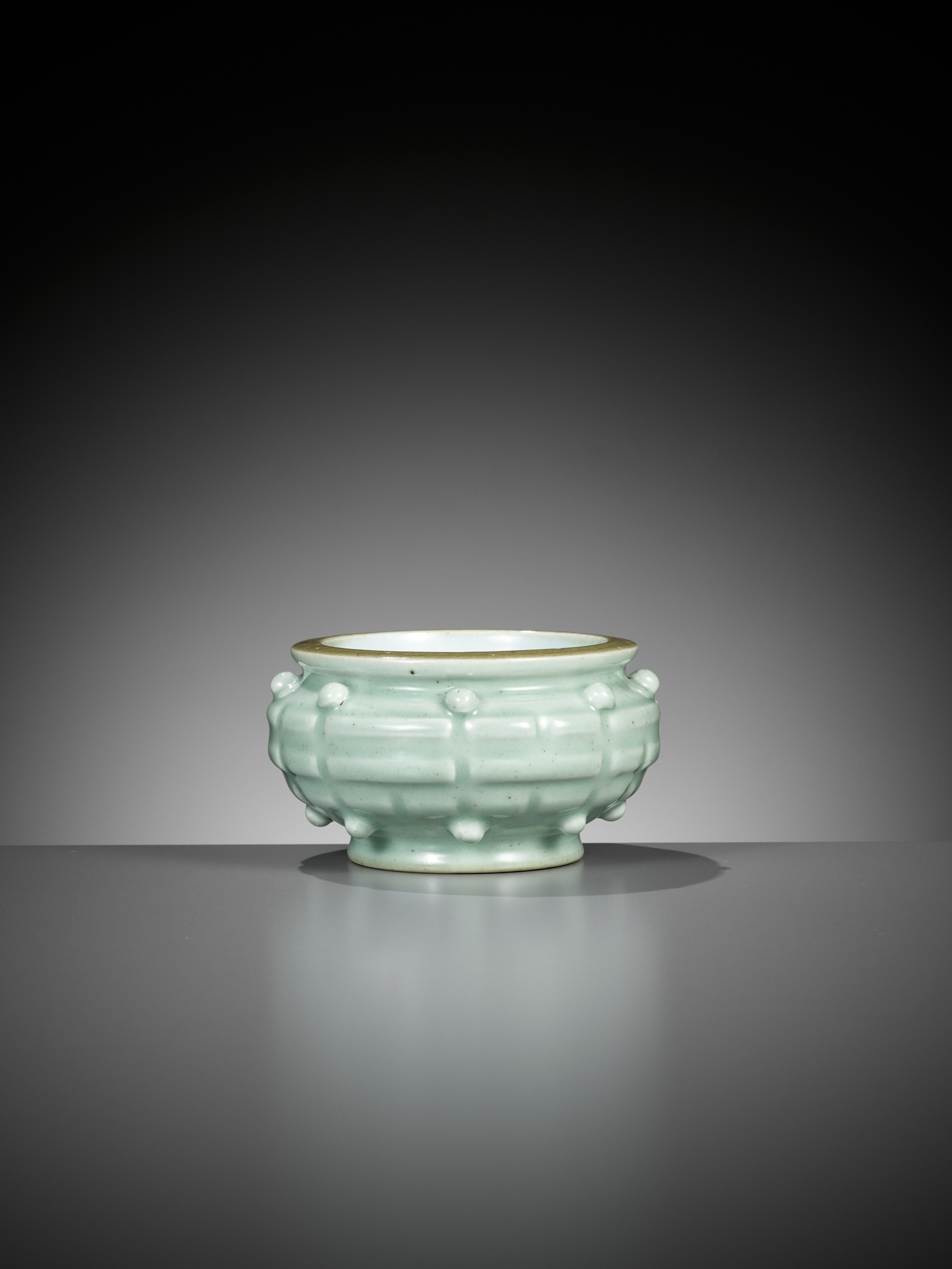 A CELADON GLAZED BAGUA CENSER, EARLY QING DYNASTY - Image 6 of 9