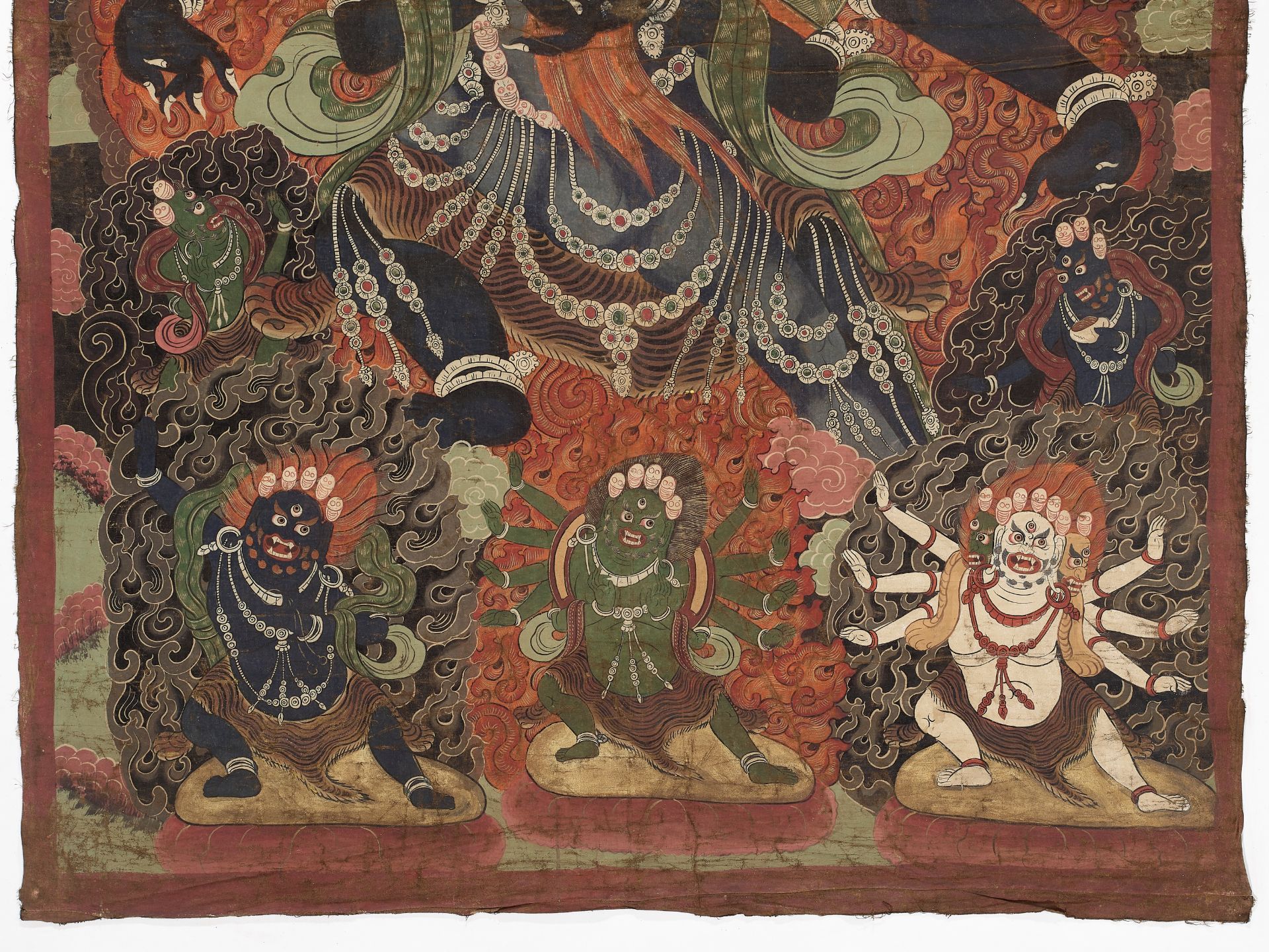 A VERY LARGE THANGKA OF A HERUKA AND CONSORT, TIBET, 18TH-19TH CENTURY - Bild 6 aus 7