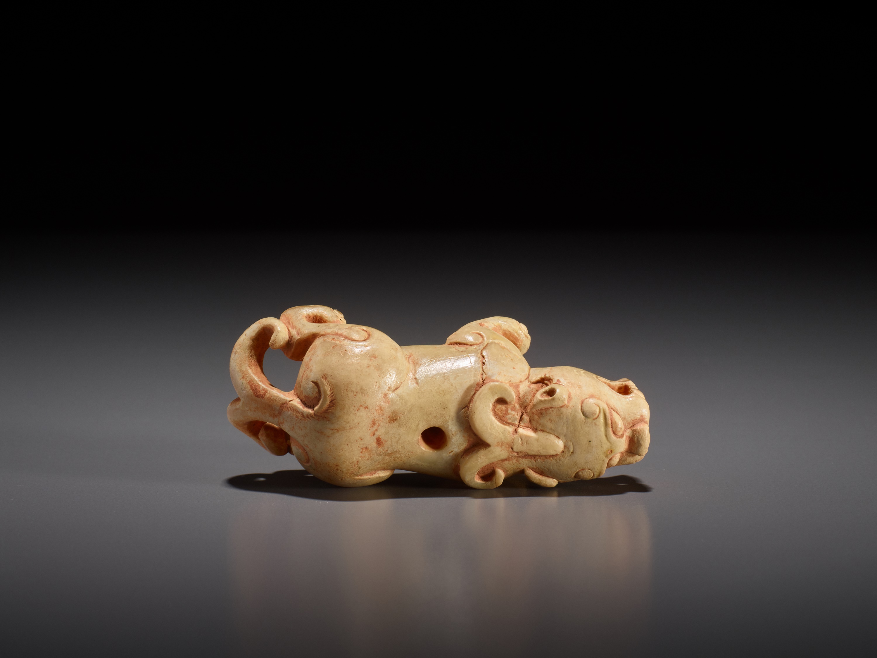 A SMALL JADE FIGURE OF A BIXIE, SIX DYNASTIES - Image 2 of 9