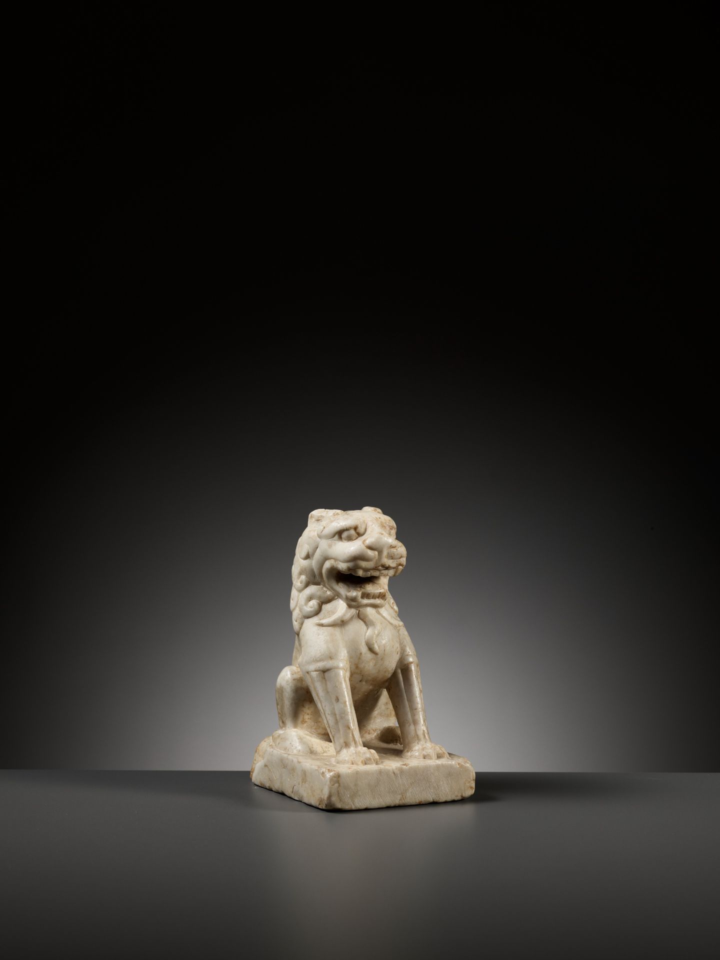 A SMALL WHITE MARBLE FIGURE OF A LION, TANG DYNASTY - Image 13 of 17