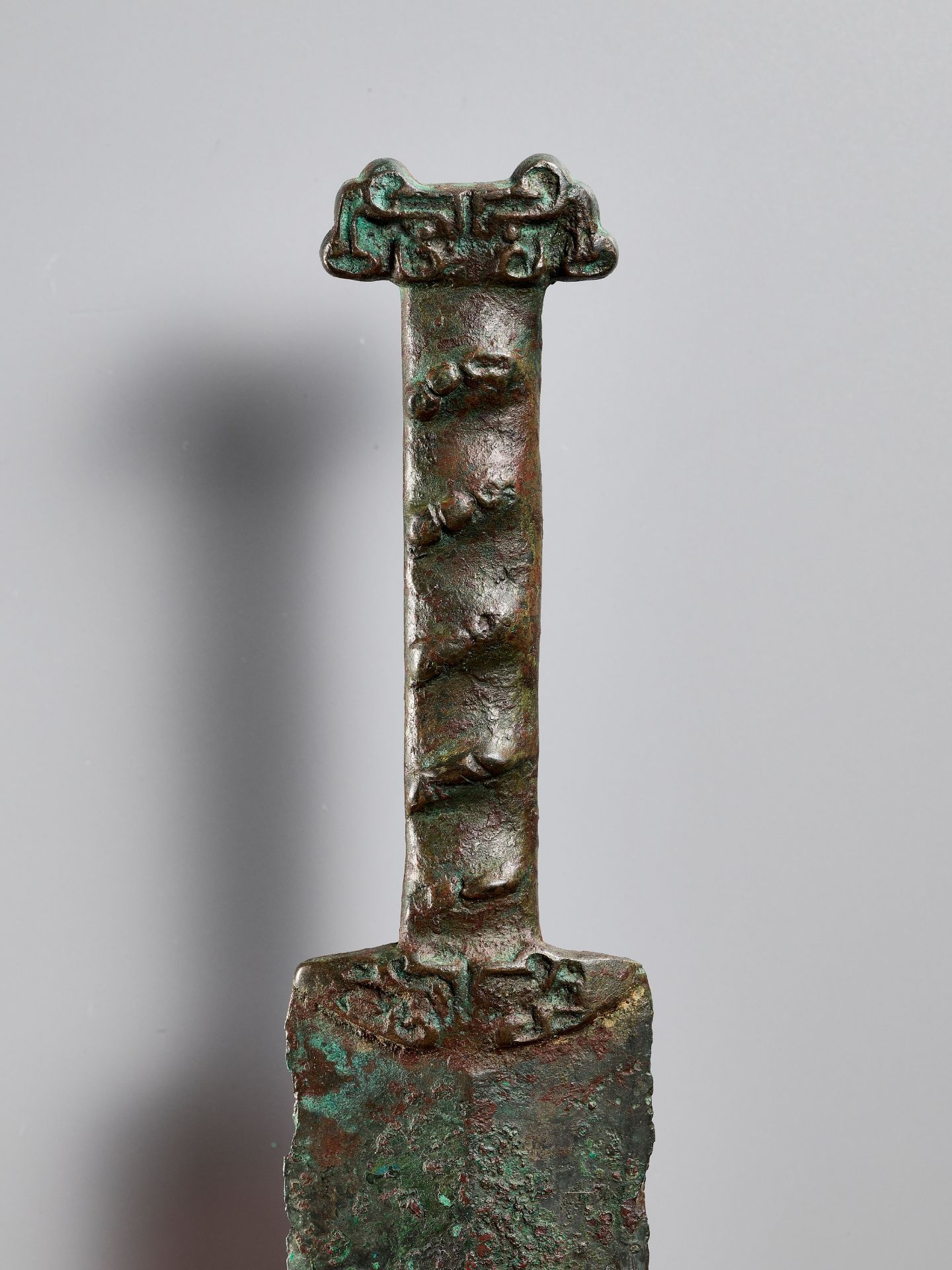 A RARE BRONZE SWORD, JIAN, WARRING STATES PERIOD - Image 13 of 14