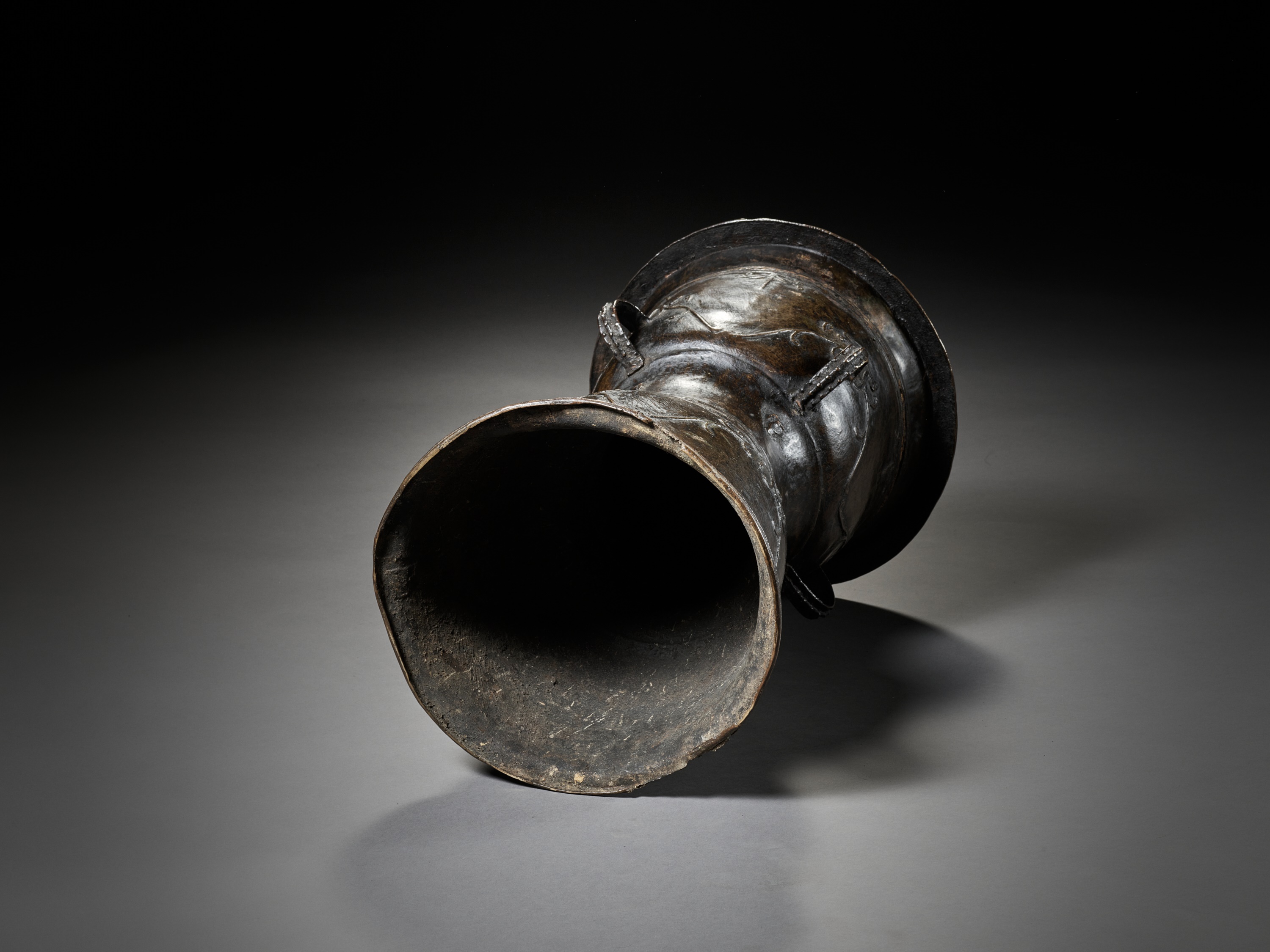 A BRONZE DRUM, MOKKO, 19TH CENTURY - Image 10 of 11