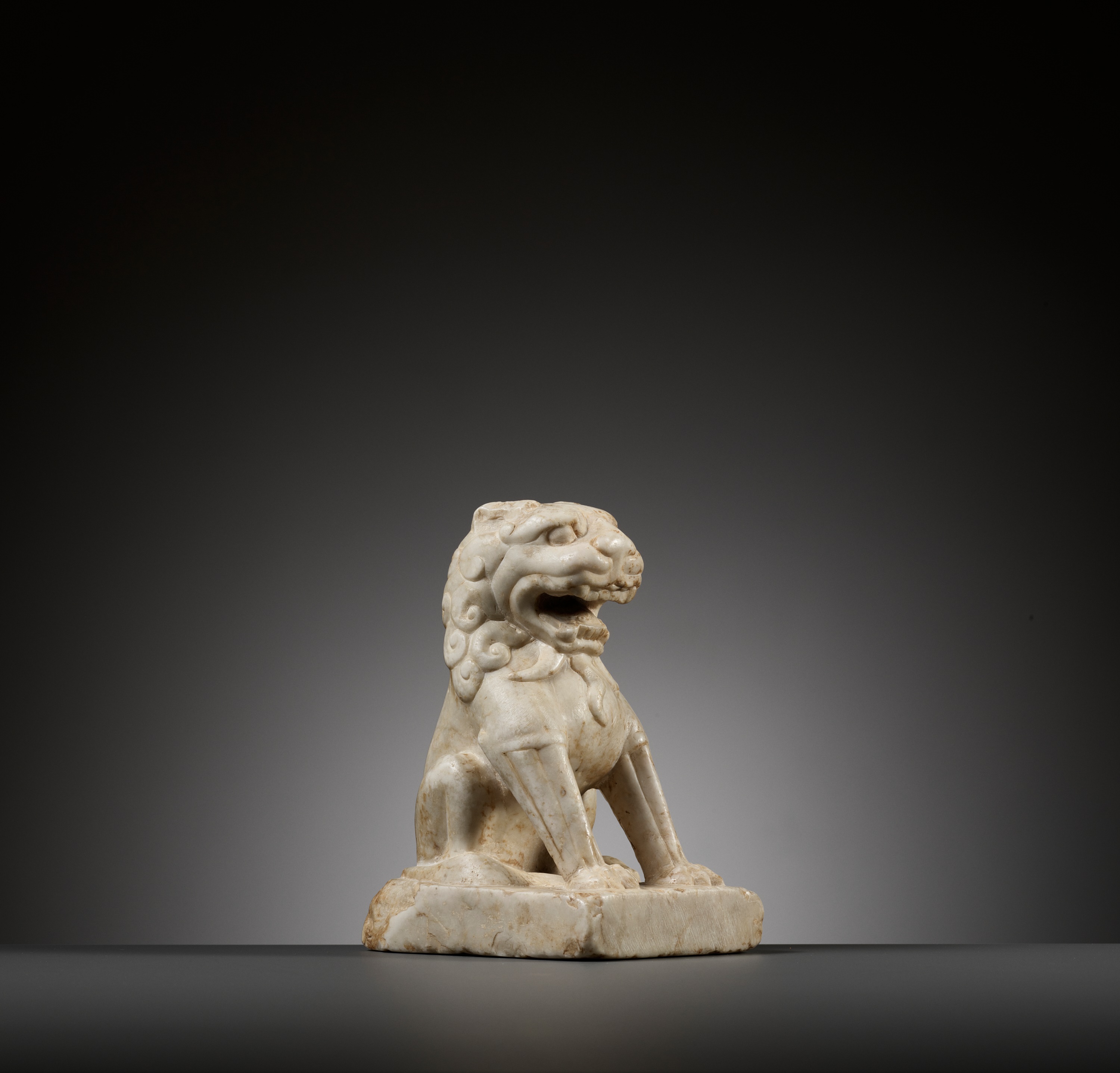 A SMALL WHITE MARBLE FIGURE OF A LION, TANG DYNASTY - Image 15 of 17