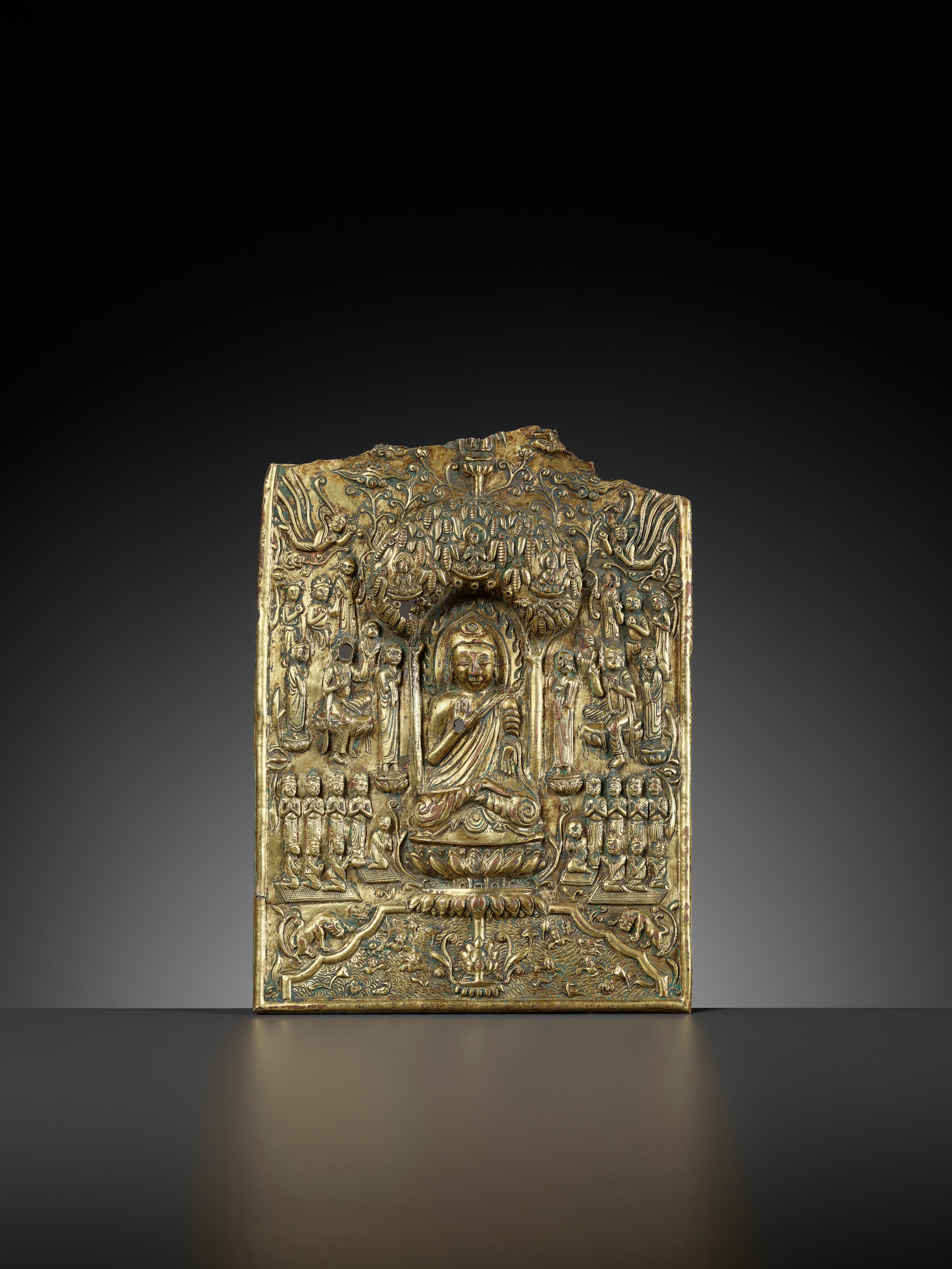 A LARGE AND IMPORTANT BUDDHIST VOTIVE PLAQUE, GILT COPPER REPOUSSE, EARLY TANG DYNASTY - Image 3 of 21