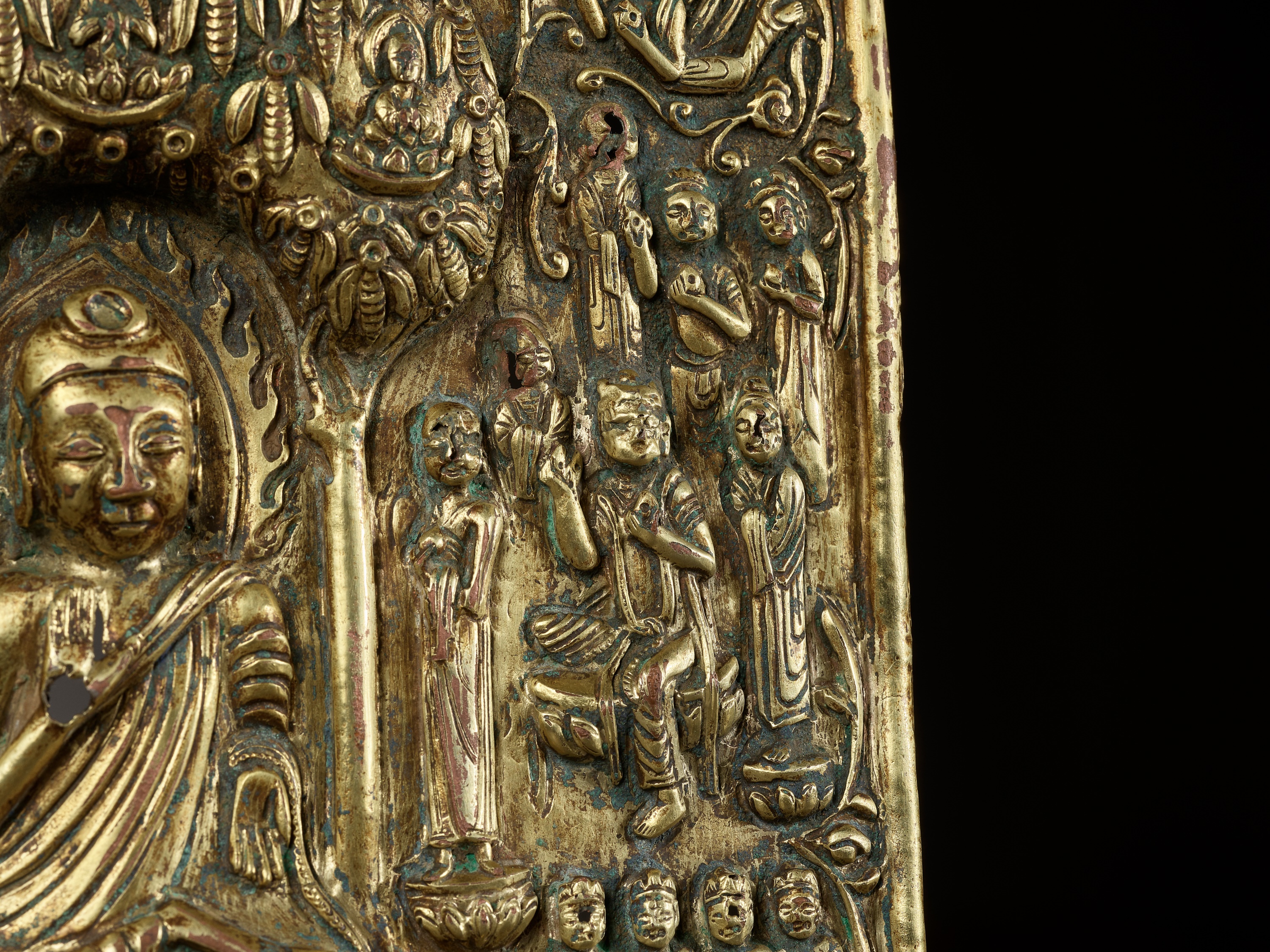 A LARGE AND IMPORTANT BUDDHIST VOTIVE PLAQUE, GILT COPPER REPOUSSE, EARLY TANG DYNASTY - Image 17 of 21