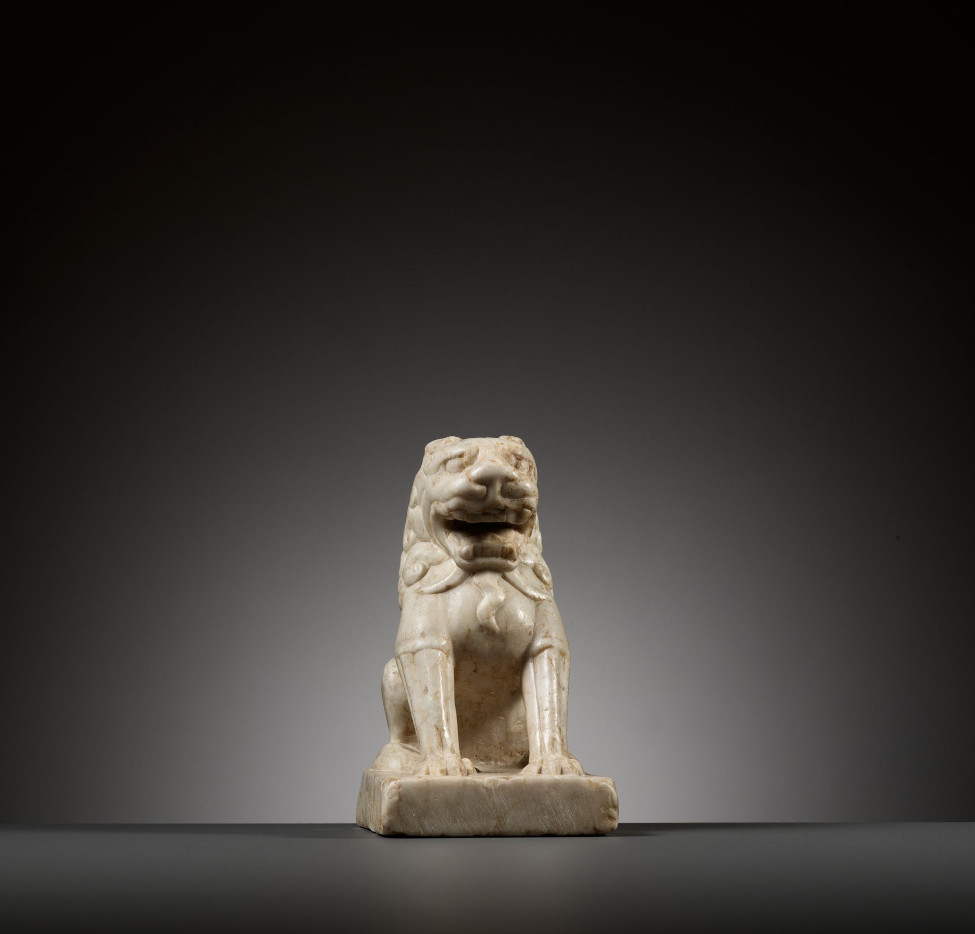 A SMALL WHITE MARBLE FIGURE OF A LION, TANG DYNASTY - Image 16 of 17