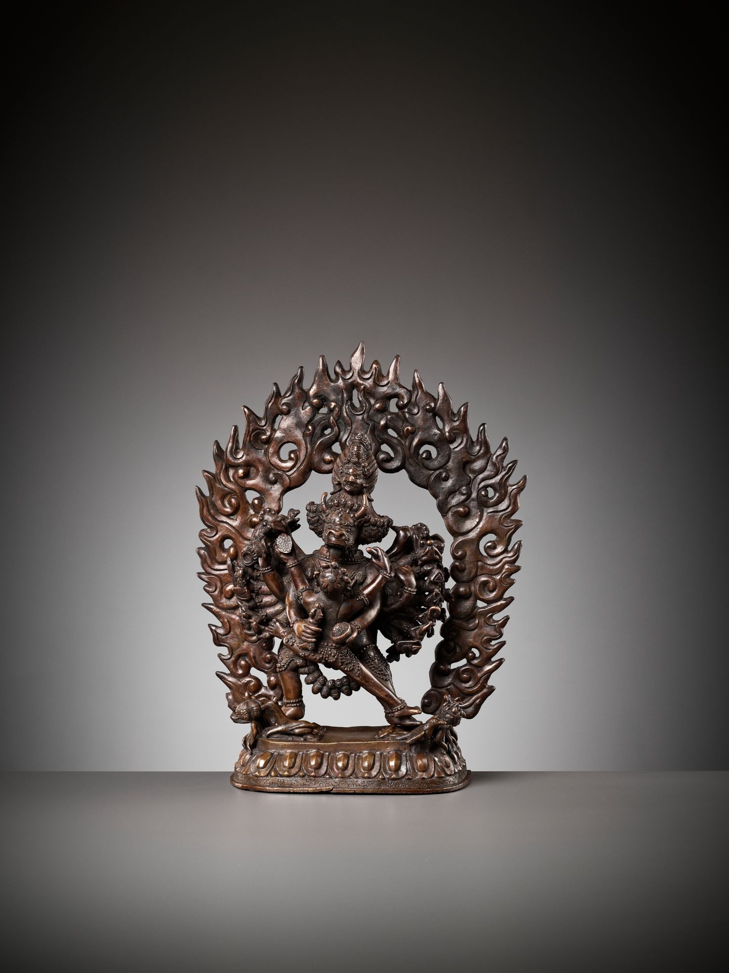 A LARGE BRONZE FIGURE OF VAJRABHAIRAVA, GELUG SCHOOL - Image 6 of 11