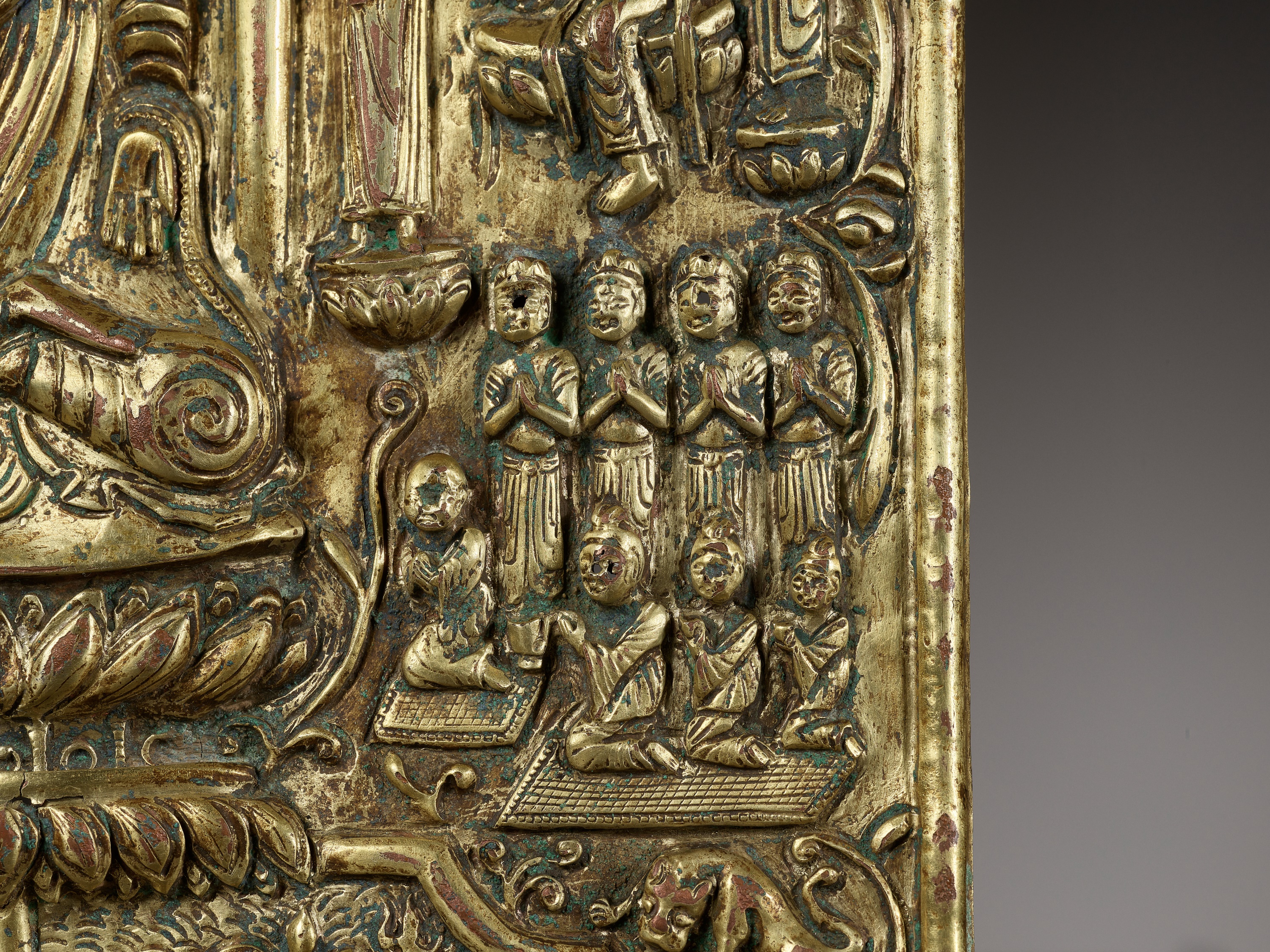 A LARGE AND IMPORTANT BUDDHIST VOTIVE PLAQUE, GILT COPPER REPOUSSE, EARLY TANG DYNASTY - Image 18 of 21