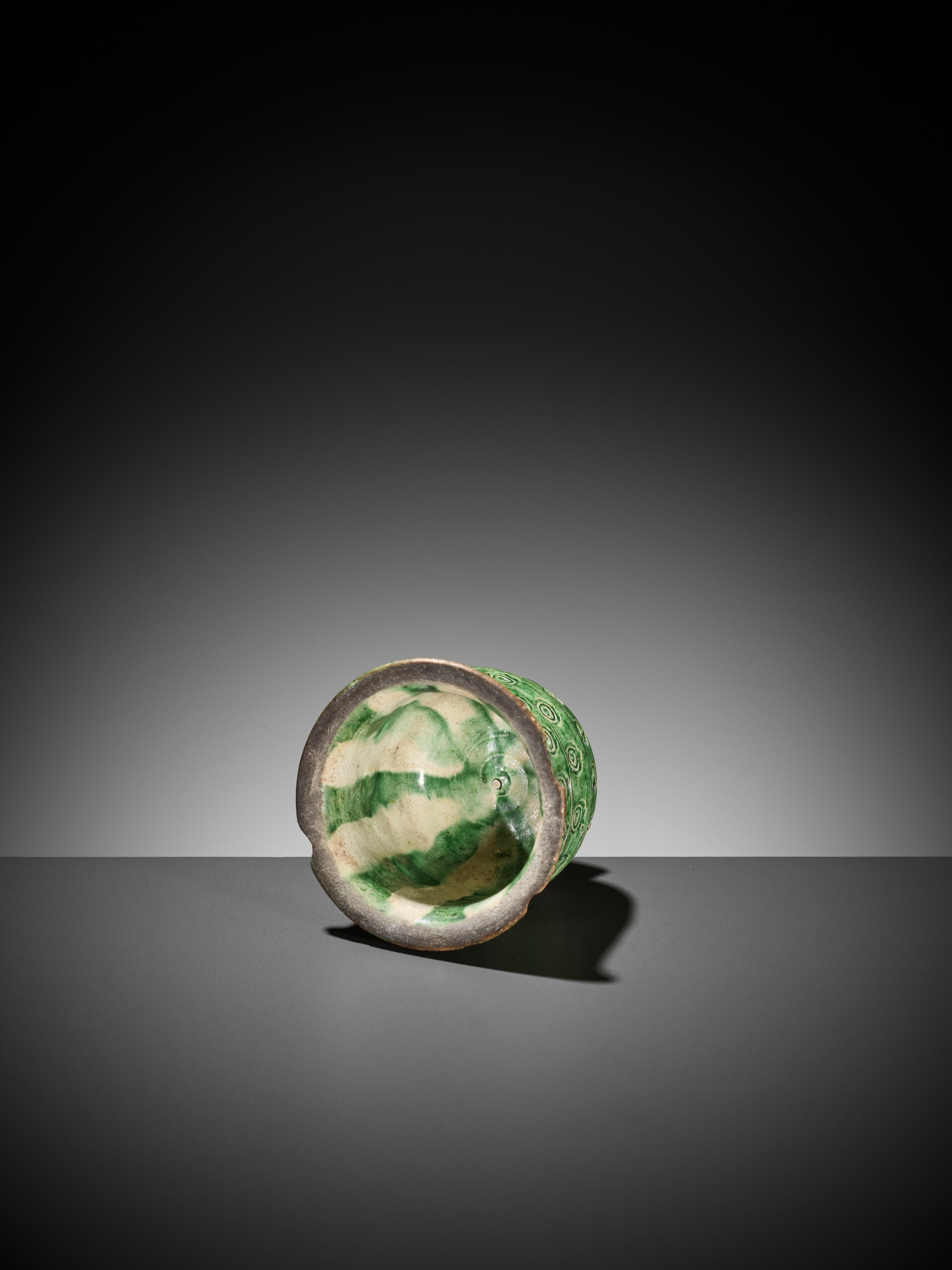 A RARE GREEN-GLAZED BELL-SHAPED CUP, TANG DYNASTY - Image 7 of 8
