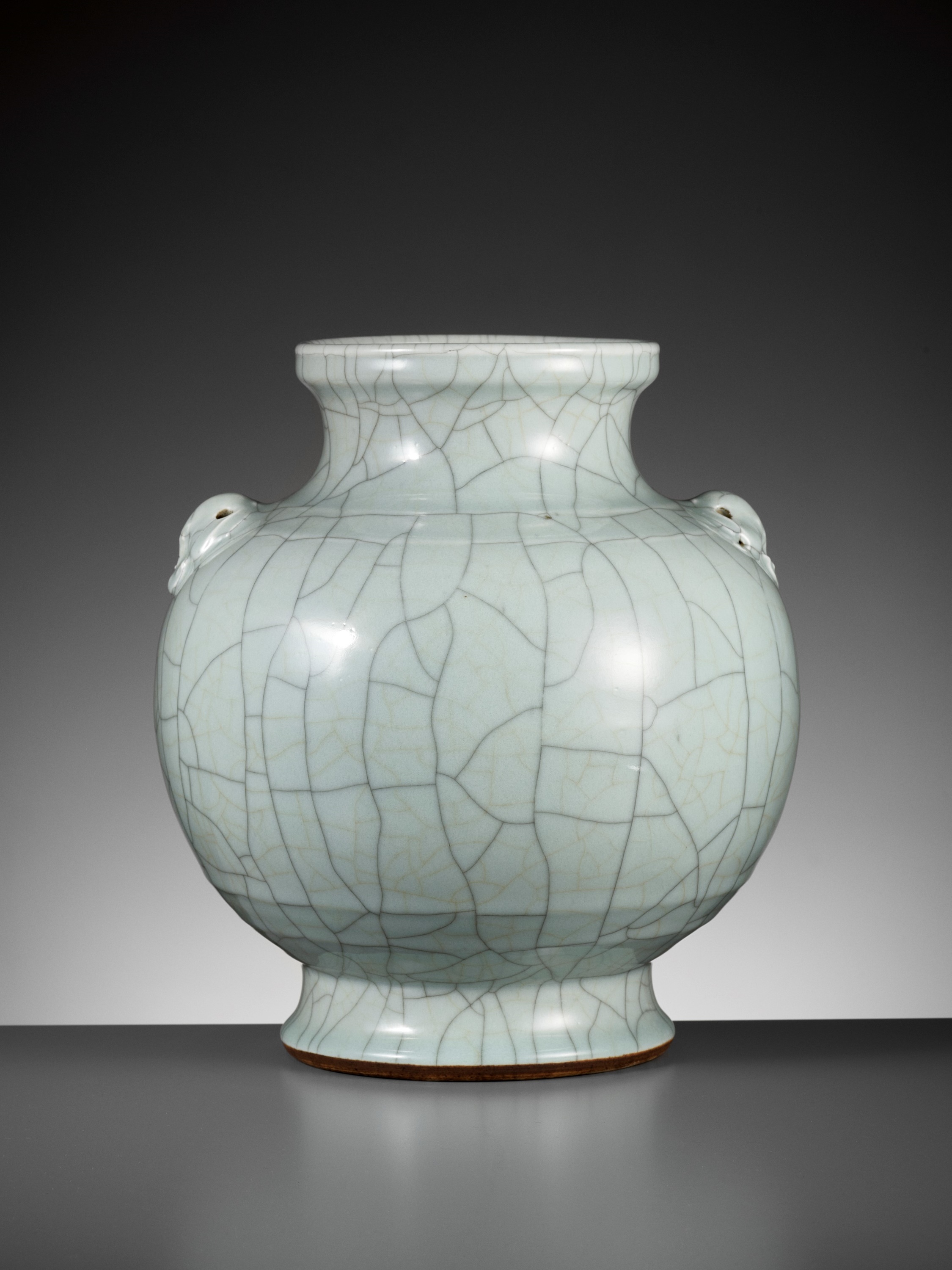 A GE-TYPE VASE, HU, QIANLONG MARK AND PROBABLY OF THE PERIOD