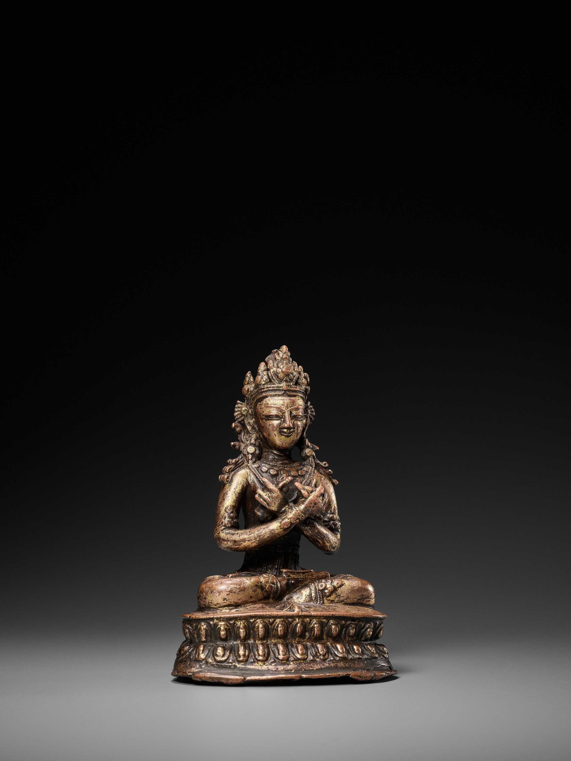 A GILT COPPER-ALLOY FIGURE OF VAJRADHARA, 15th-16TH CENTURY OR EARLIER - Image 12 of 13