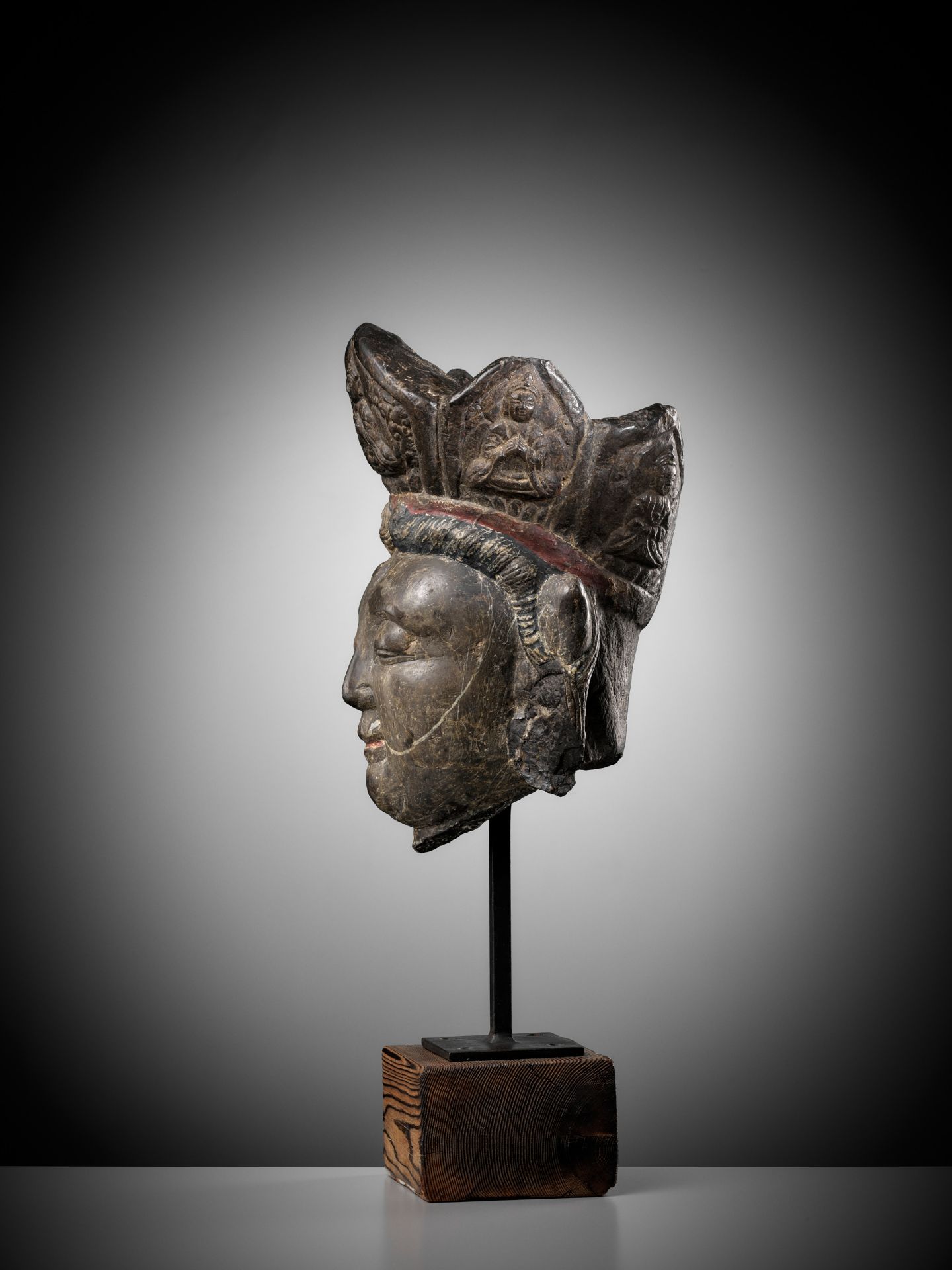 A MAGNIFICENT LIMESTONE HEAD OF GUANYIN, YUAN TO MING DYNASTY - Image 9 of 12