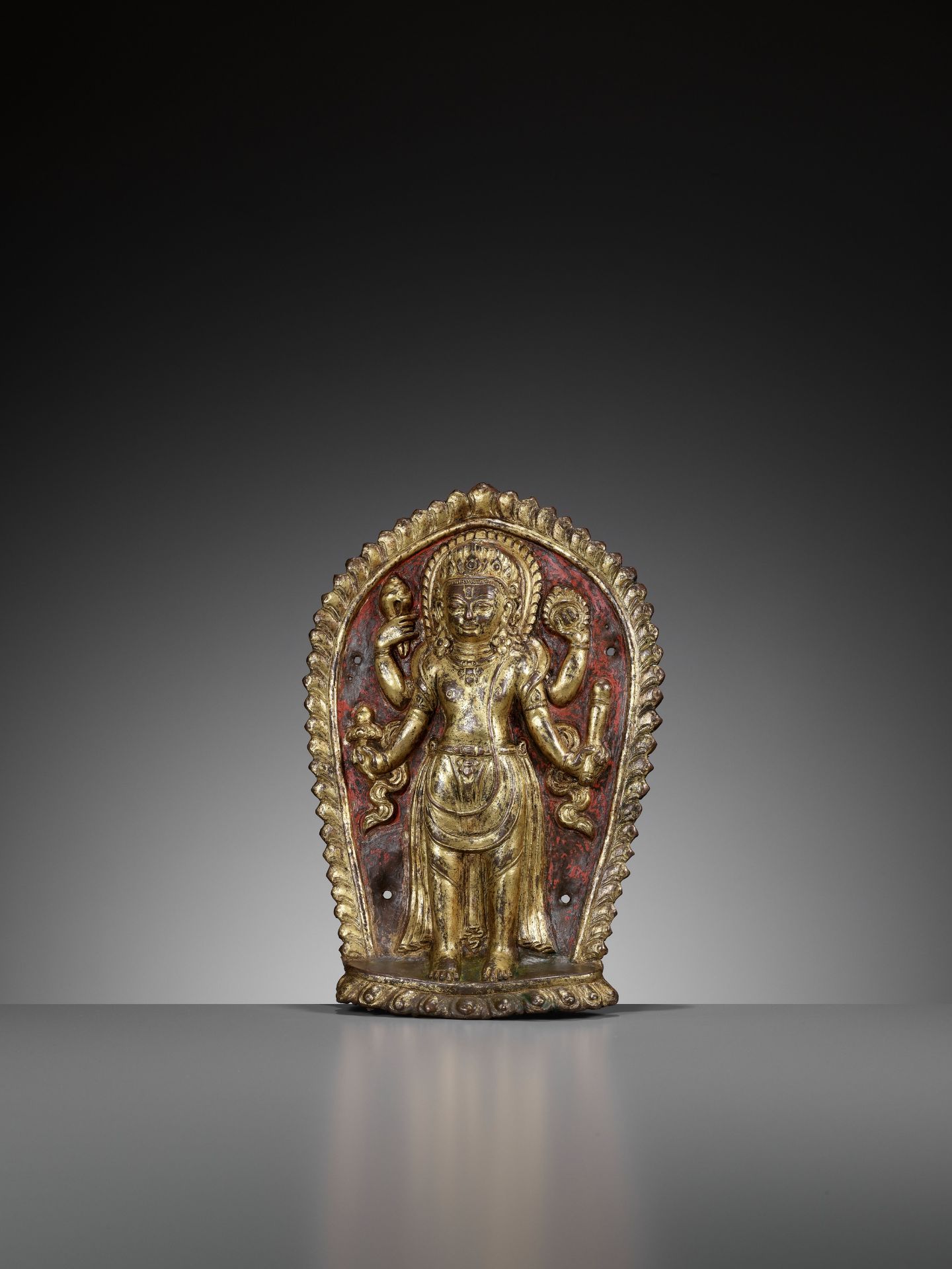 A GILT COPPER REPOUSSE PLAQUE OF VISHNU, 16TH-17TH CENTURY - Image 5 of 11