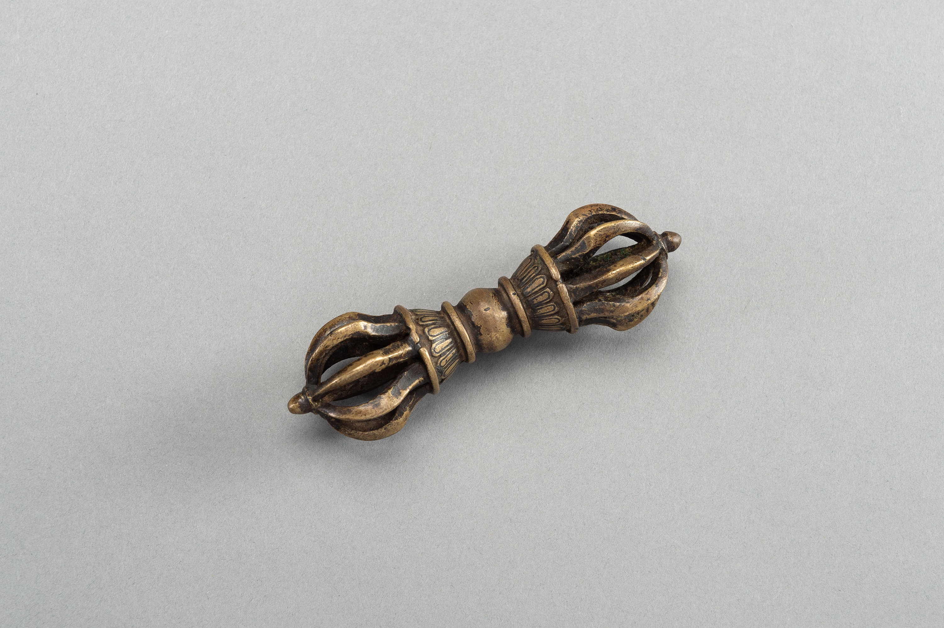 A BRONZE VAJRA - Image 4 of 6