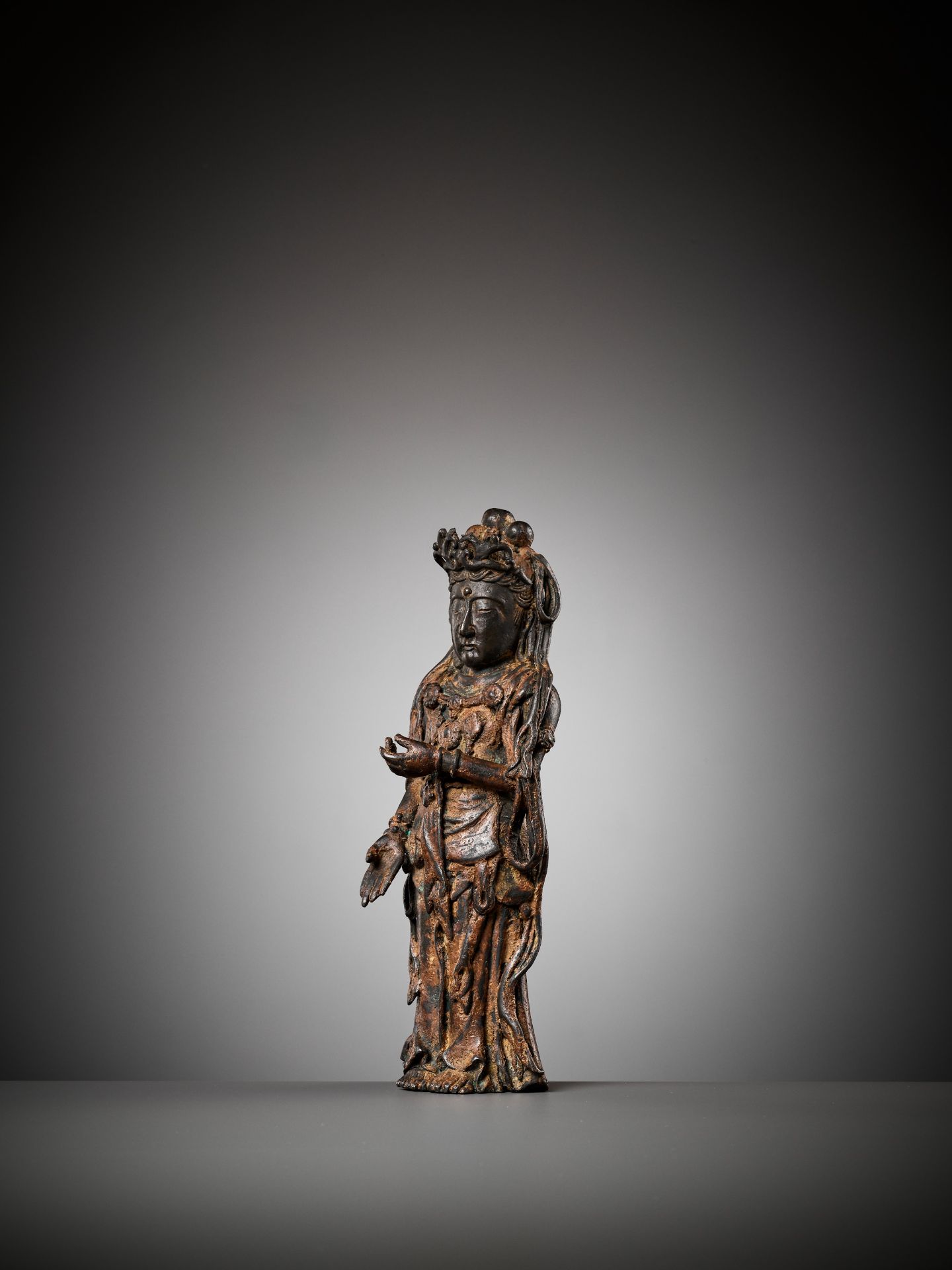 AN EXCEEDINGLY RARE BRONZE FIGURE OF GUANYIN, DALI KINGDOM, 12TH - MID-13TH CENTURY - Image 16 of 20