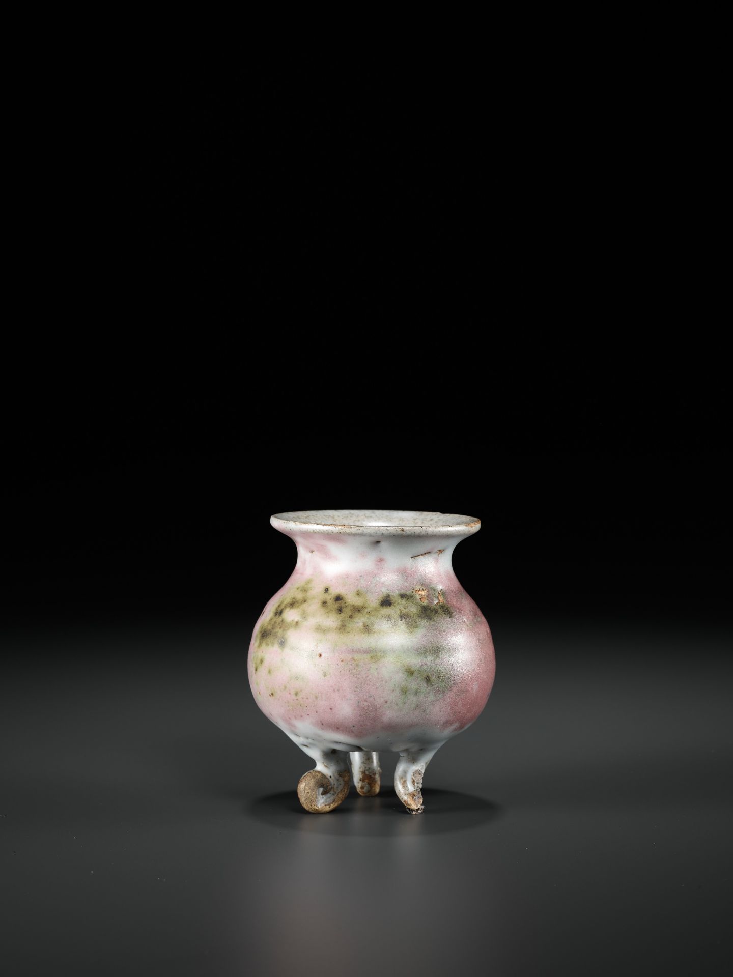 A JUN PURPLE-SPLASHED TRIPOD CENSER, NORTHERN SONG TO YUAN DYNASTY - Bild 3 aus 11