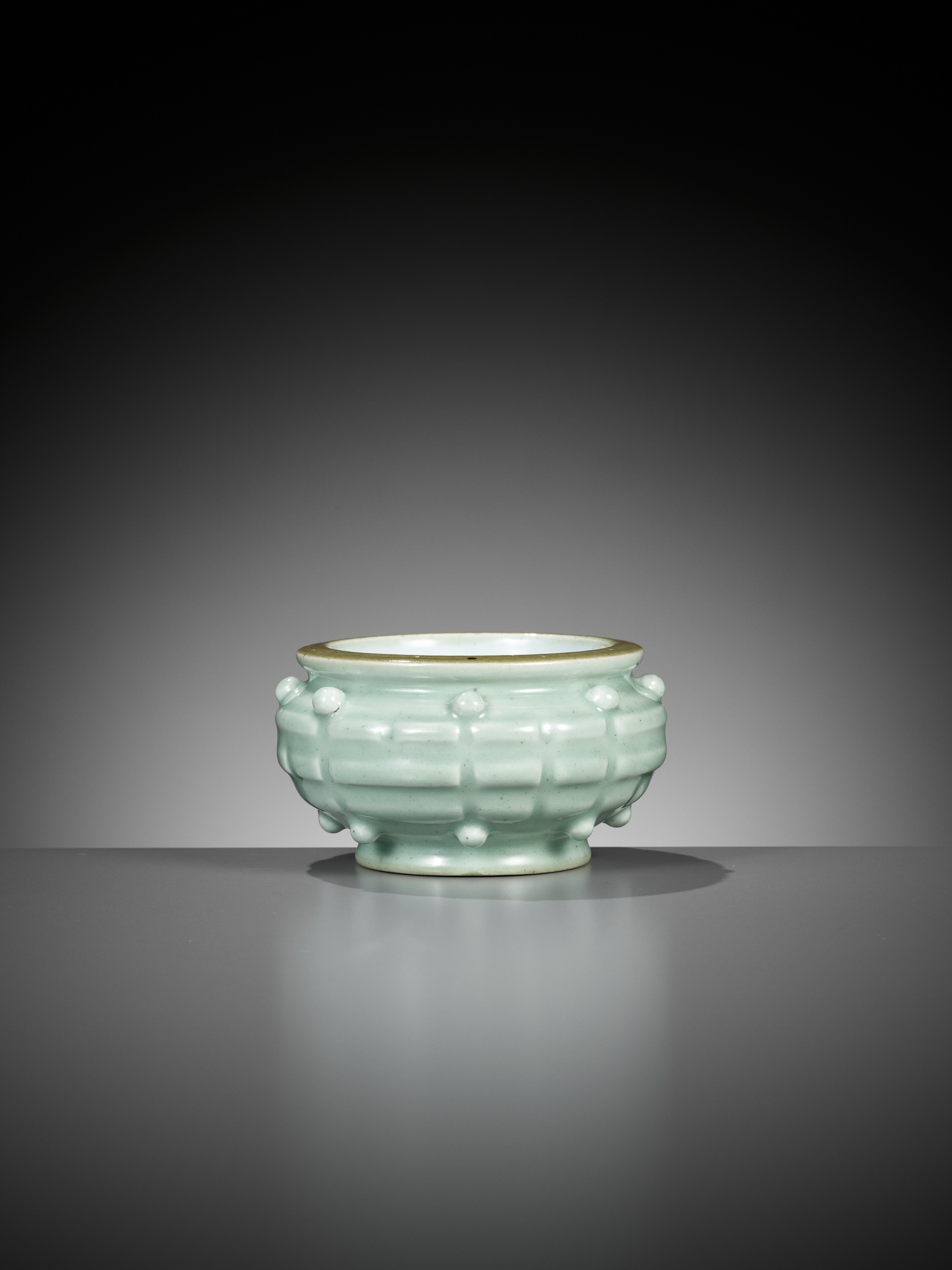 A CELADON GLAZED BAGUA CENSER, EARLY QING DYNASTY - Image 3 of 9