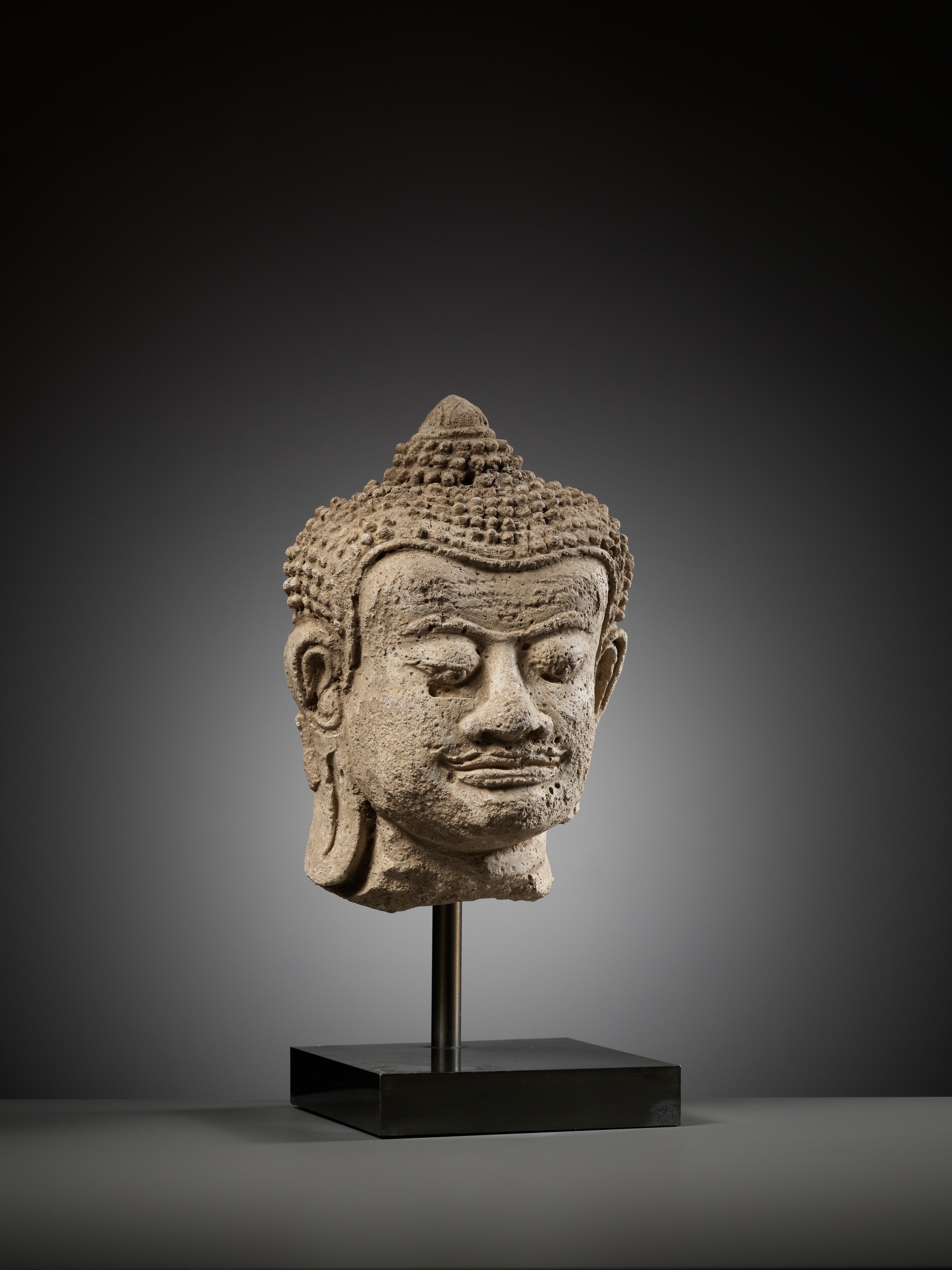 A HARIPUNJAYA STUCCO HEAD OF BUDDHA, THAILAND, 11TH-13TH CENTURY - Image 8 of 9