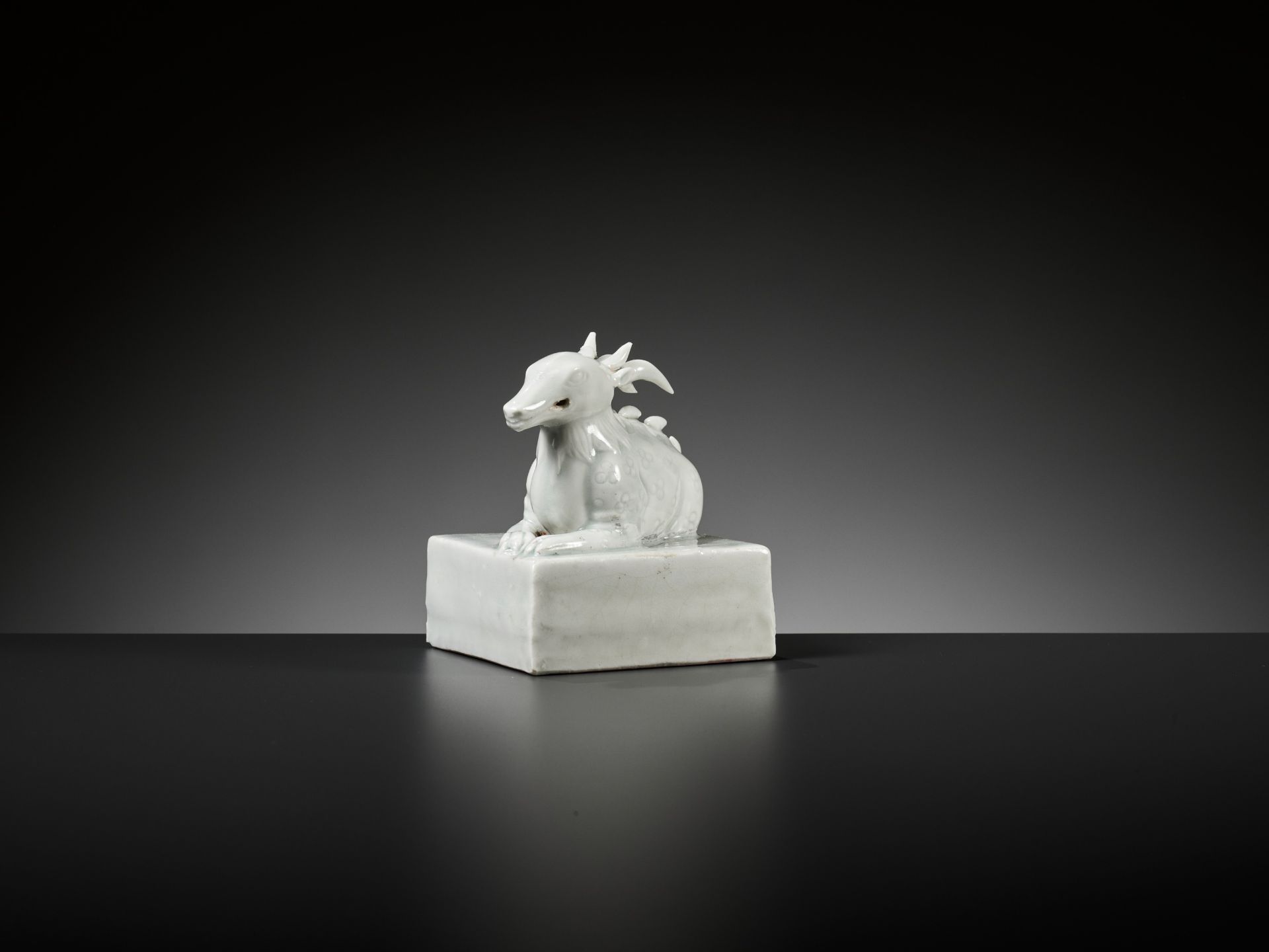 A RARE QINGBAI-GLAZED 'MYTHICAL DEER' SEAL, EARLY QING DYNASTY - Image 8 of 14