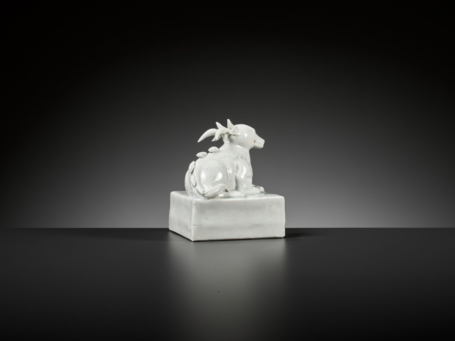 A RARE QINGBAI-GLAZED 'MYTHICAL DEER' SEAL, EARLY QING DYNASTY - Image 9 of 14