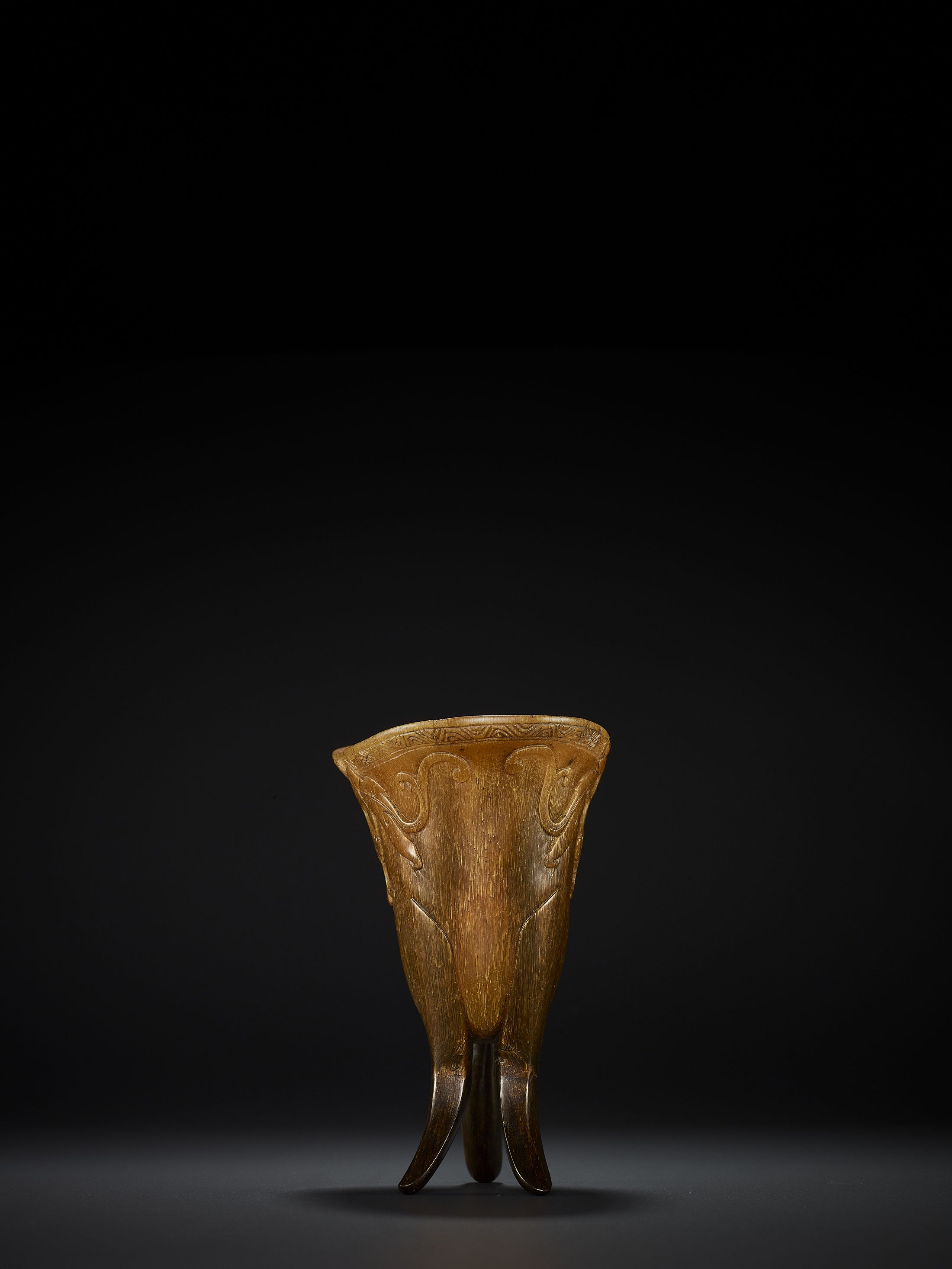 A RHINOCEROS HORN ARCHAISTIC LIBATION CUP, JUE, EARLY QING DYNASTY - Image 9 of 11