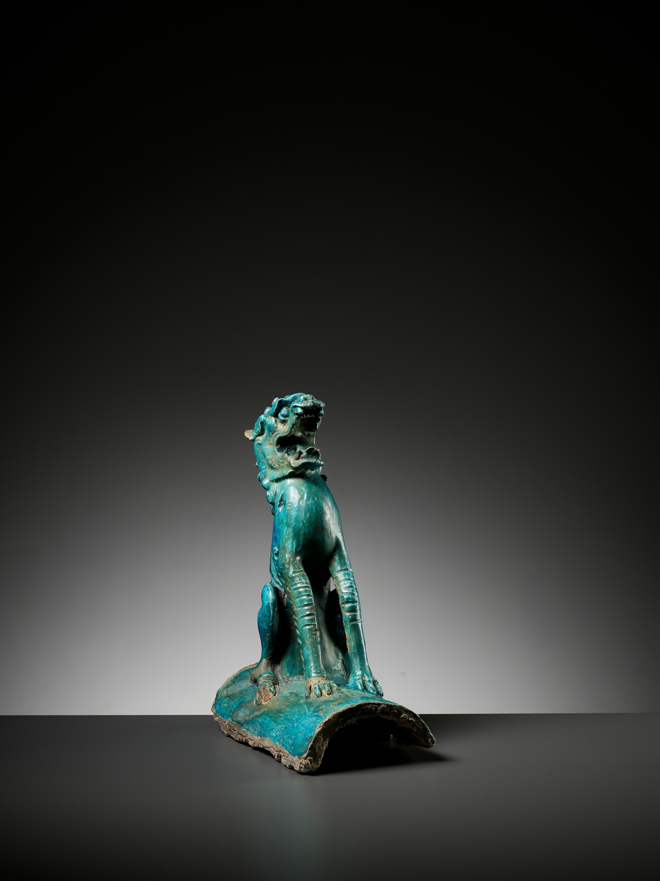 A TURQUOISE-GLAZED 'LION' ROOF TILE, MING DYNASTY - Image 11 of 13