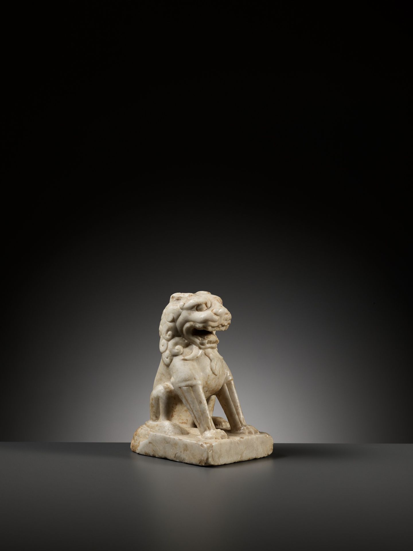 A SMALL WHITE MARBLE FIGURE OF A LION, TANG DYNASTY - Image 12 of 17