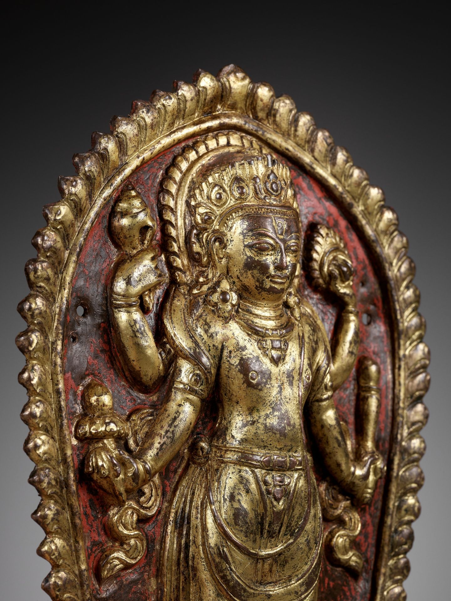 A GILT COPPER REPOUSSE PLAQUE OF VISHNU, 16TH-17TH CENTURY - Image 2 of 11