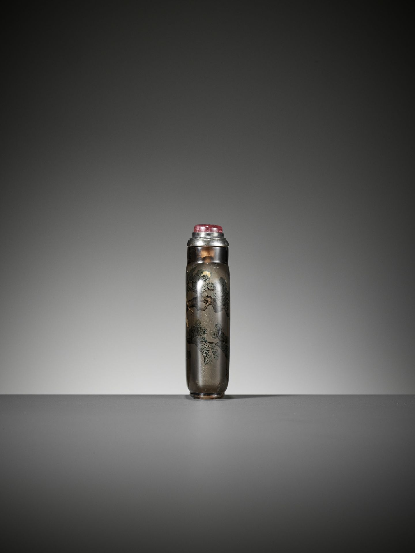 AN INSIDE-PAINTED 'HAWK AND MOON' SMOKY CRYSTAL SNUFF BOTTLE, BY YE ZHONGSAN, DATED 1935 - Image 3 of 10