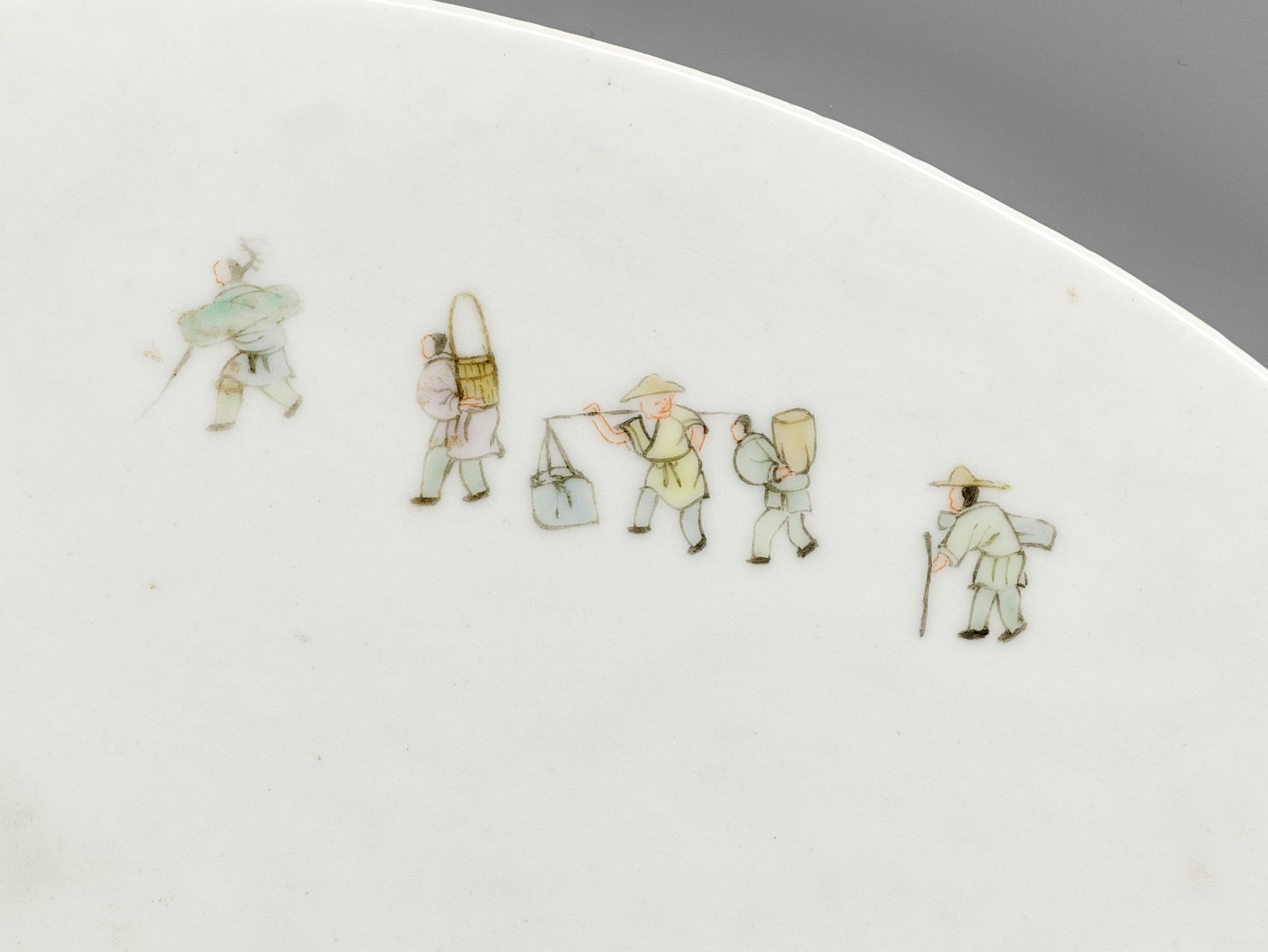 A FINELY DETAILED 'JOURNEY TO THE WEST' FAMILLE ROSE PORCELAIN PLAQUE, QING DYNASTY - Image 5 of 7