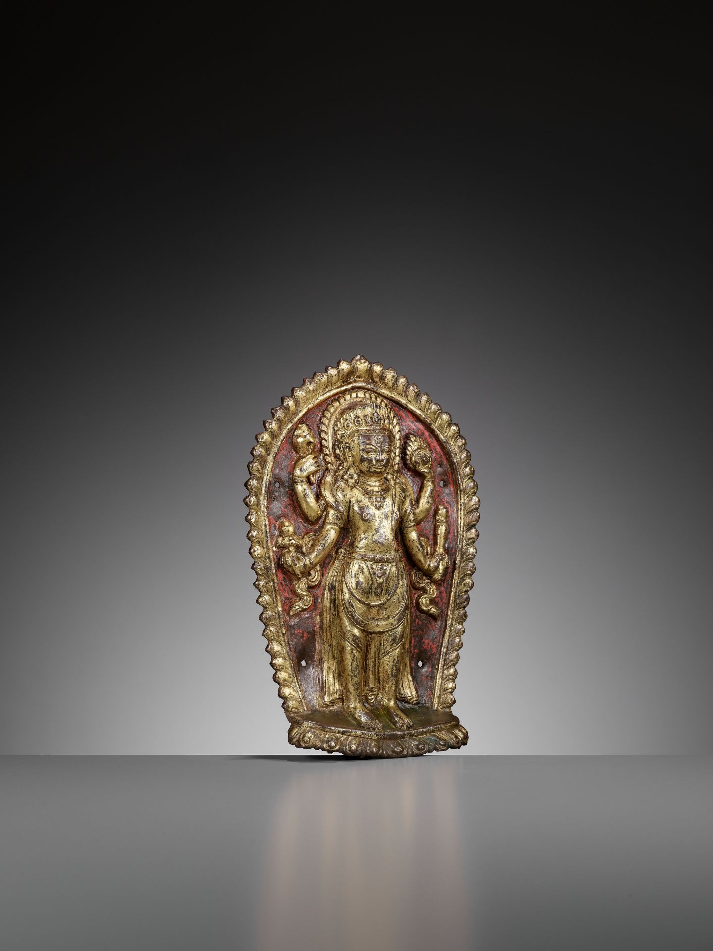 A GILT COPPER REPOUSSE PLAQUE OF VISHNU, 16TH-17TH CENTURY - Image 8 of 11