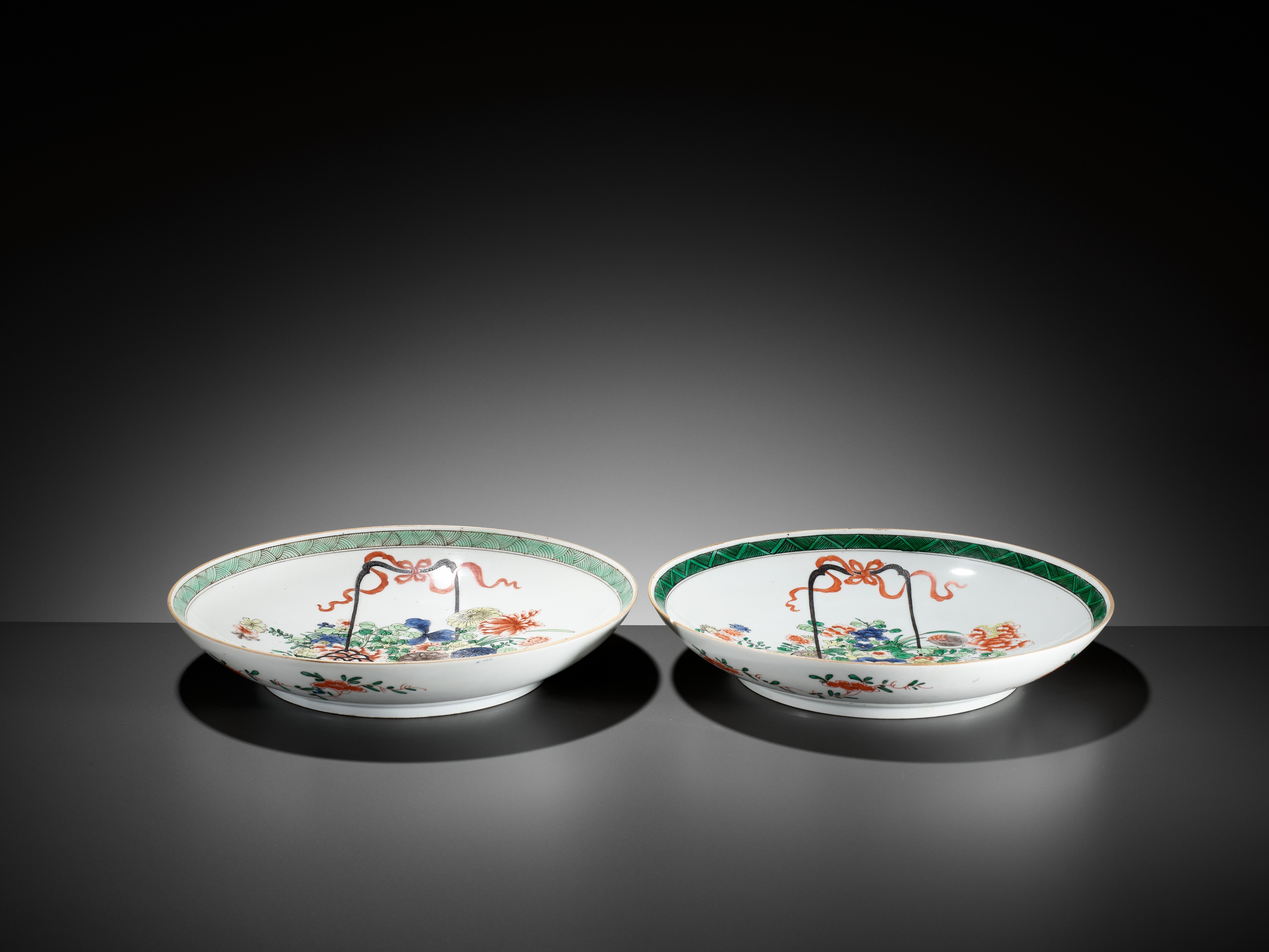 TWO FAMILLE VERTE 'FLOWER BASKET' DISHES, QING DYNASTY - Image 2 of 8