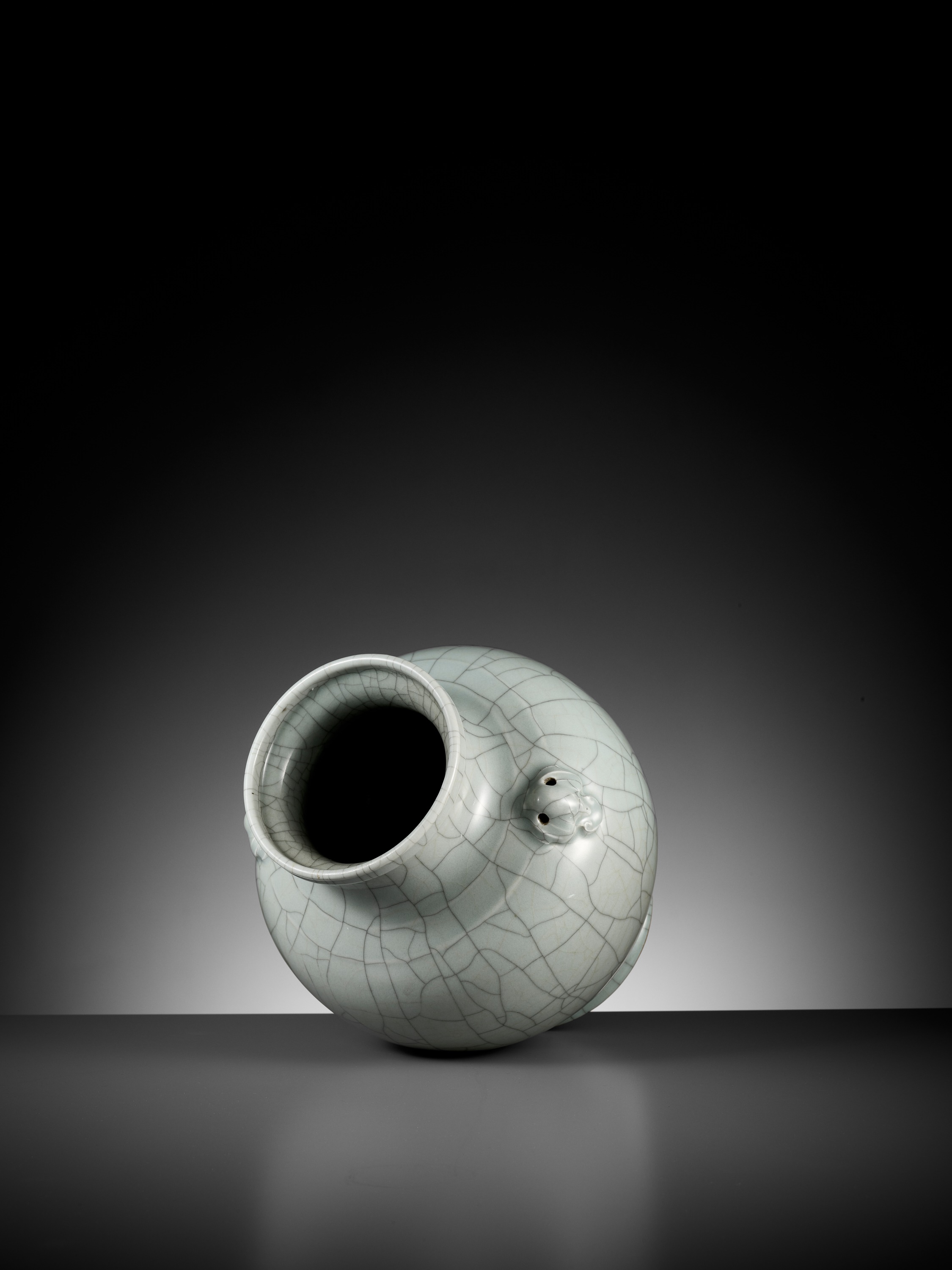 A GE-TYPE VASE, HU, QIANLONG MARK AND PROBABLY OF THE PERIOD - Image 10 of 11