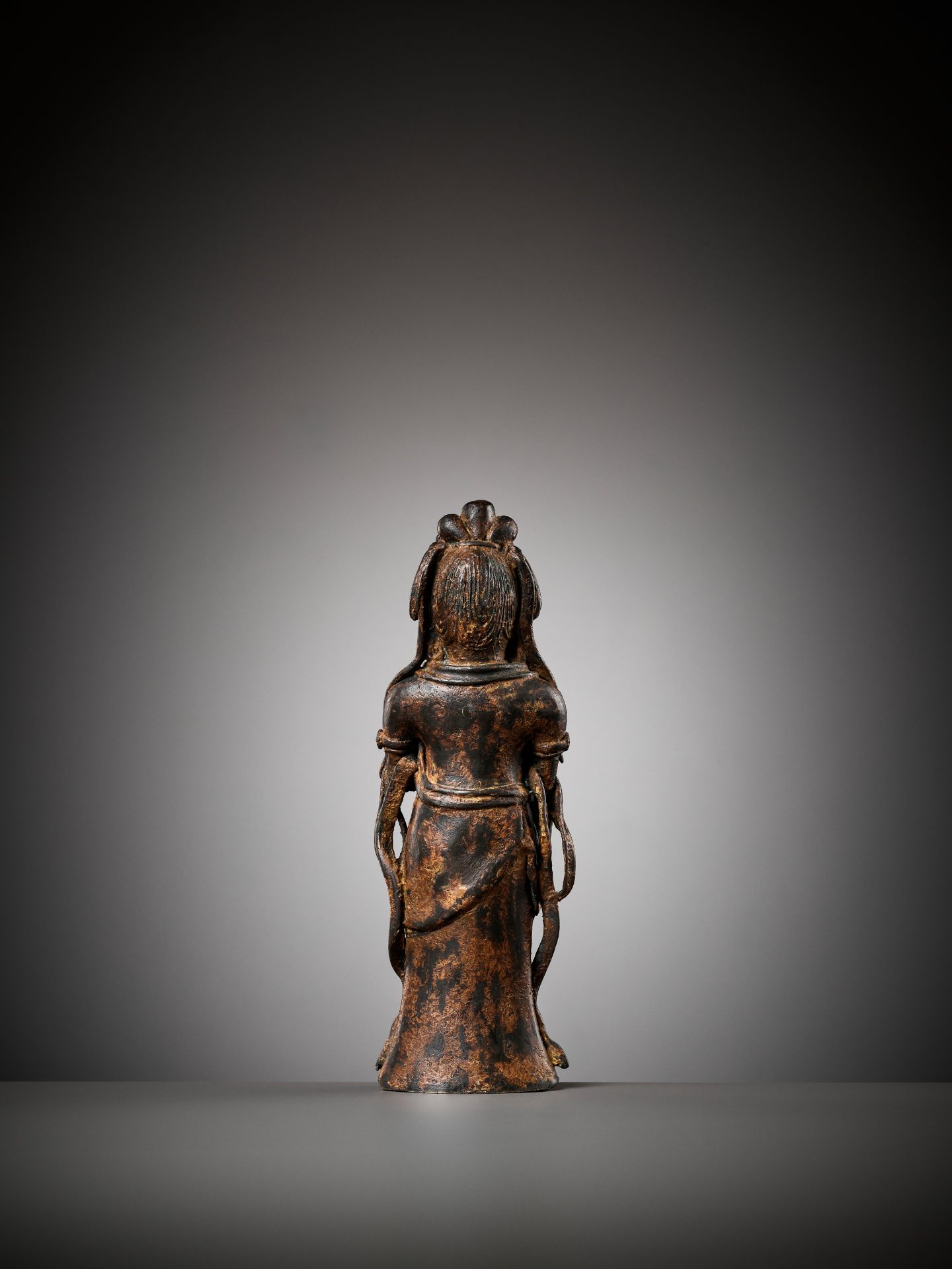 AN EXCEEDINGLY RARE BRONZE FIGURE OF GUANYIN, DALI KINGDOM, 12TH - MID-13TH CENTURY - Bild 18 aus 20