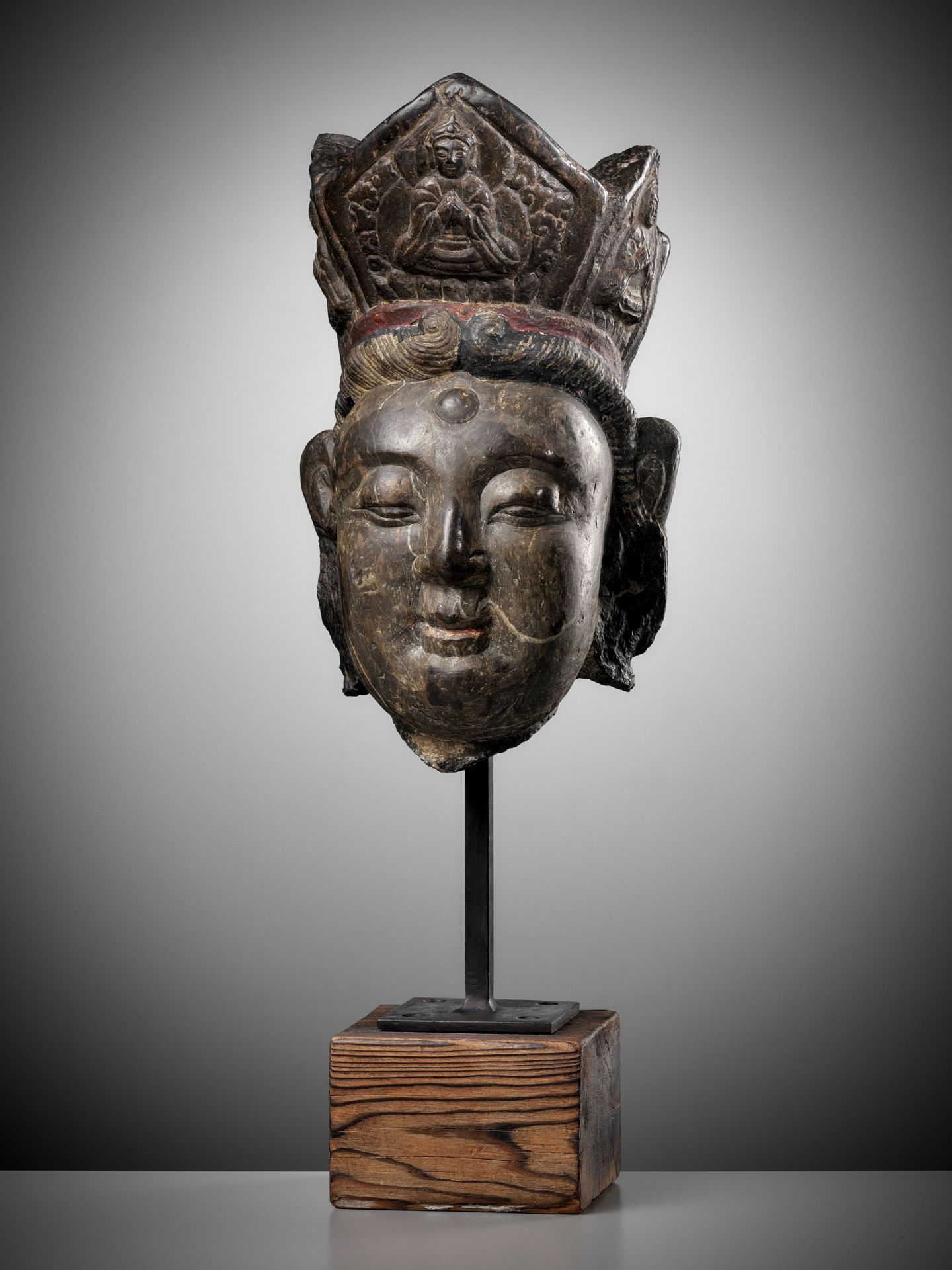 A MAGNIFICENT LIMESTONE HEAD OF GUANYIN, YUAN TO MING DYNASTY