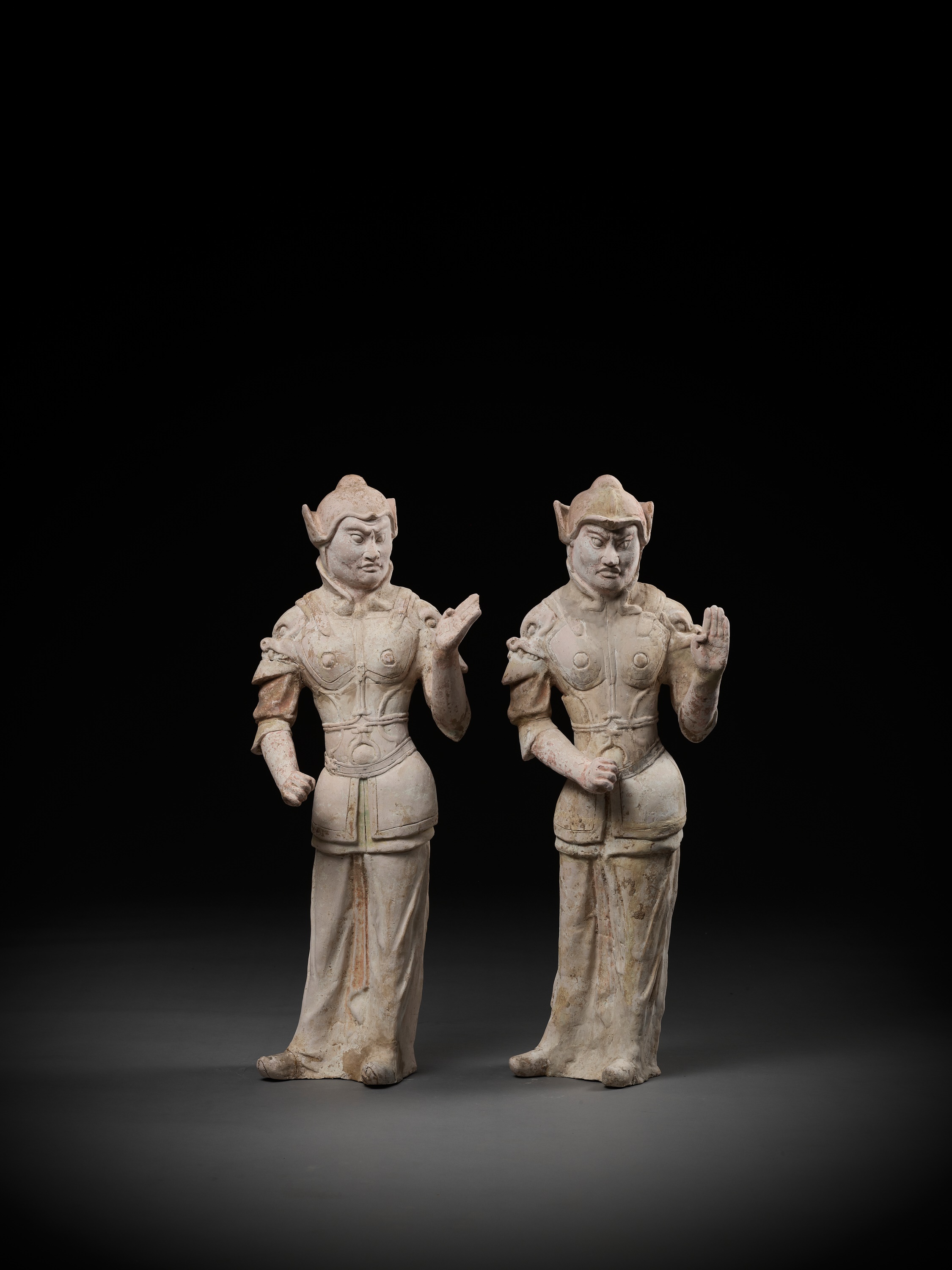 A PAIR OF LARGE POTTERY GUARDIAN FIGURES, WUSHIYONG, TANG DYNASTY - Image 6 of 12