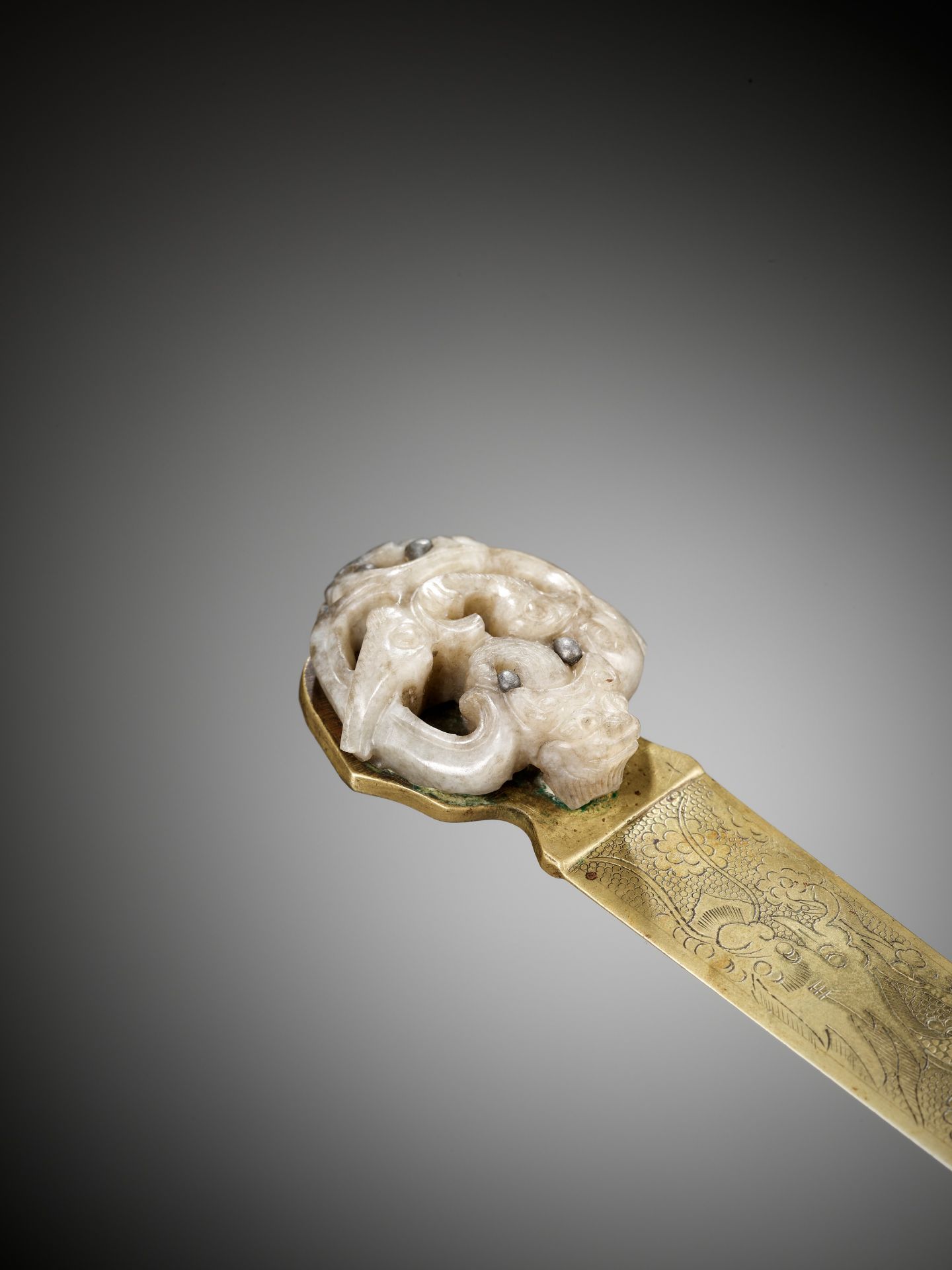A CELADON JADE 'CHILONG' ORNAMENT, YUAN TO MING DYNASTY - Image 6 of 9