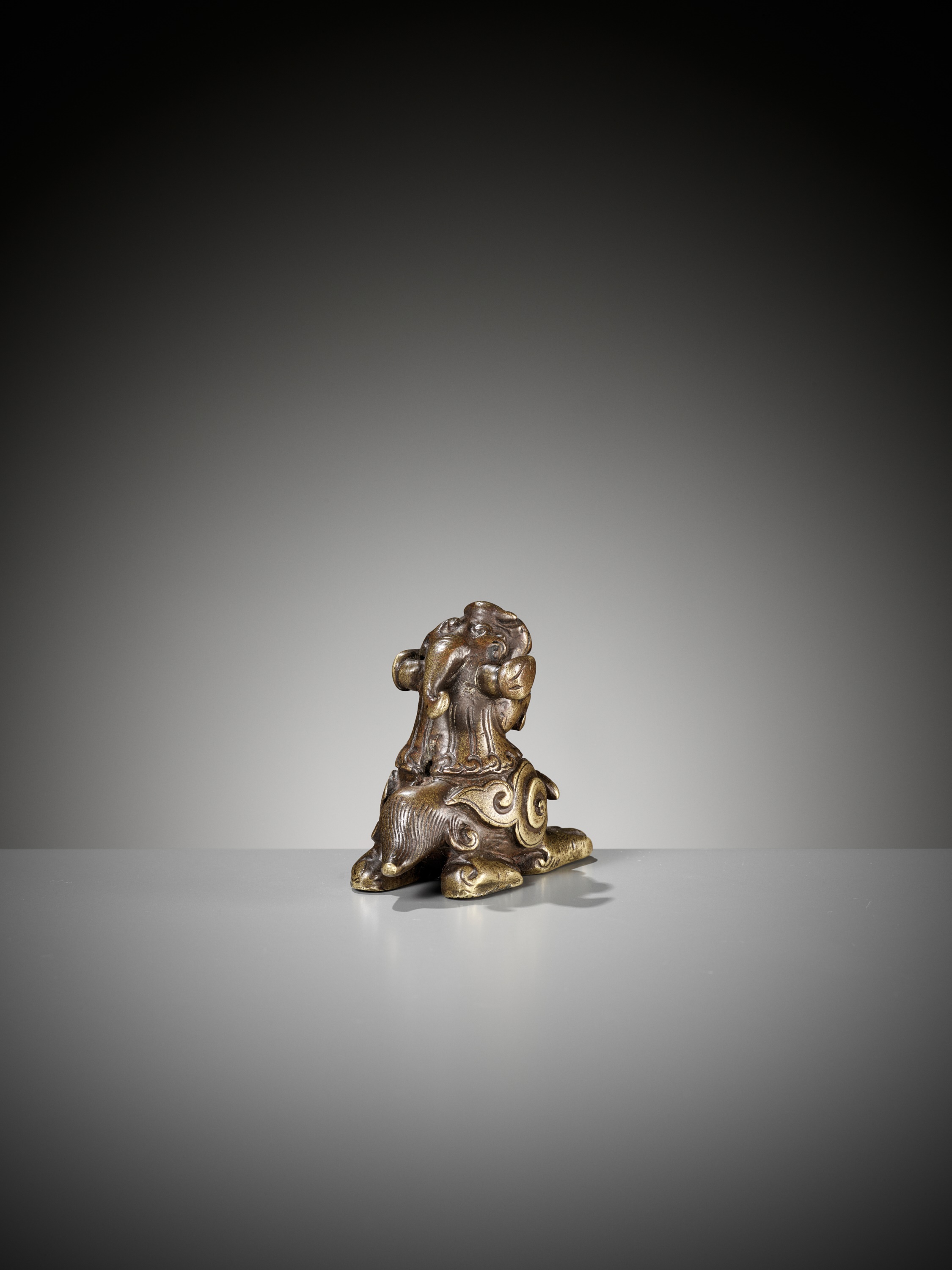 A BRONZE 'LUDUAN' WEIGHT, 17TH CENTURY - Image 8 of 13