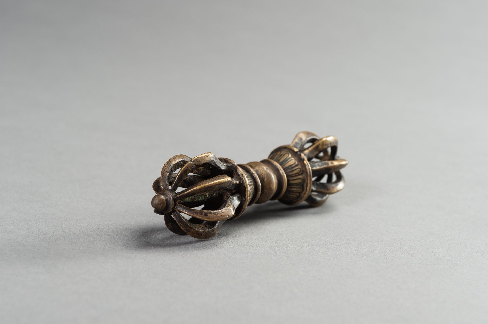 A BRONZE VAJRA - Image 6 of 6