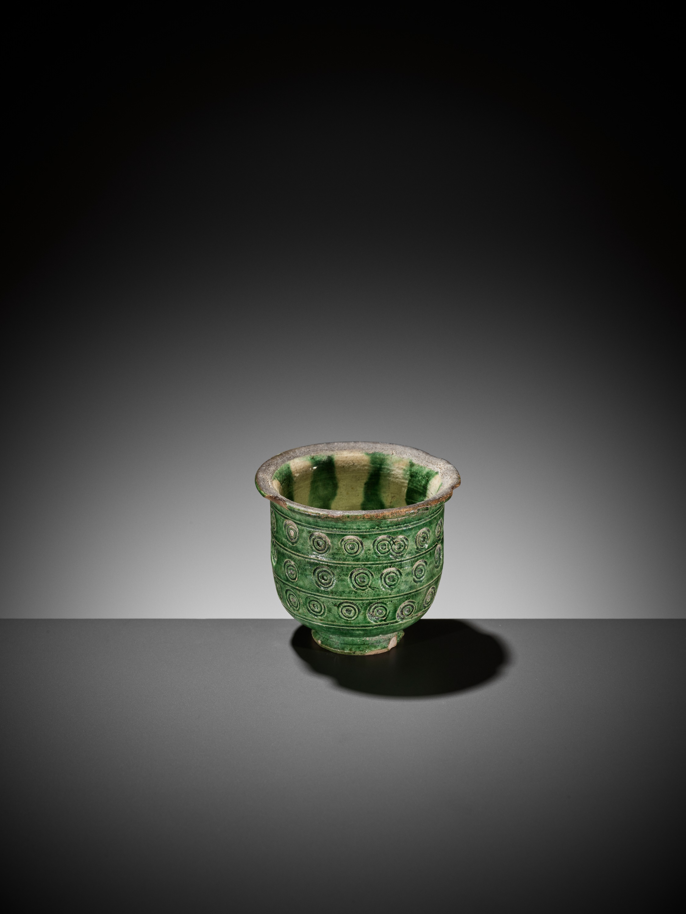 A RARE GREEN-GLAZED BELL-SHAPED CUP, TANG DYNASTY - Image 6 of 8