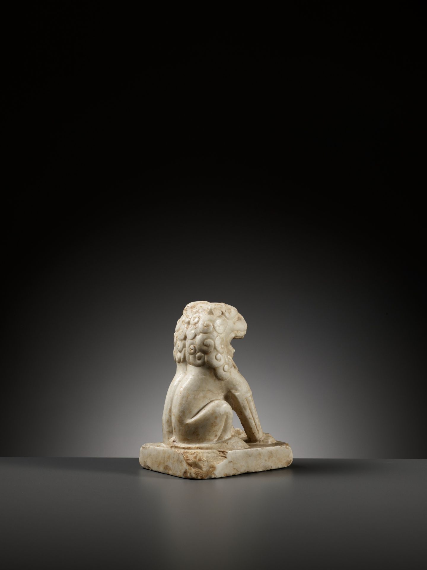 A SMALL WHITE MARBLE FIGURE OF A LION, TANG DYNASTY - Image 10 of 17