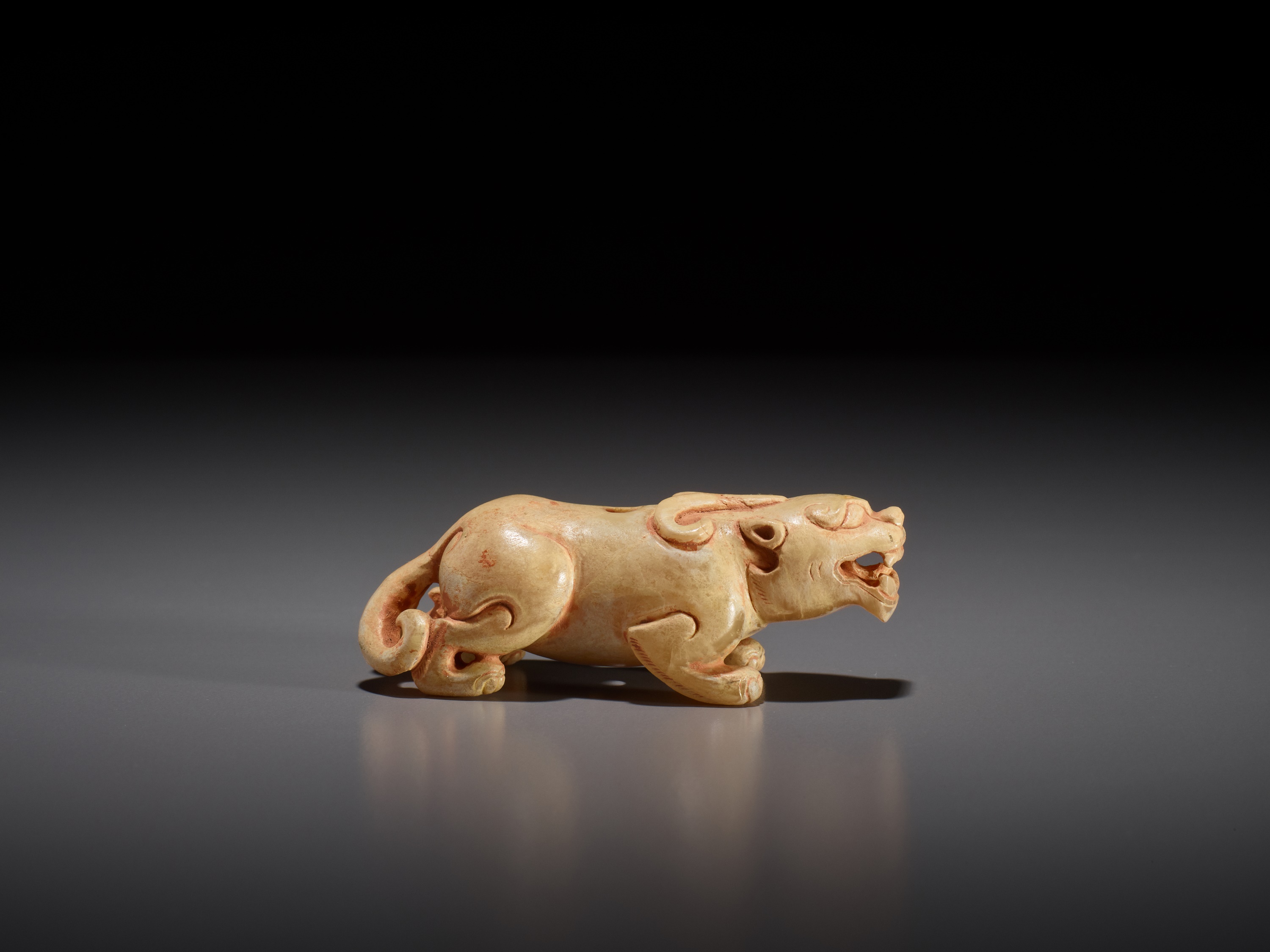 A SMALL JADE FIGURE OF A BIXIE, SIX DYNASTIES - Image 6 of 9