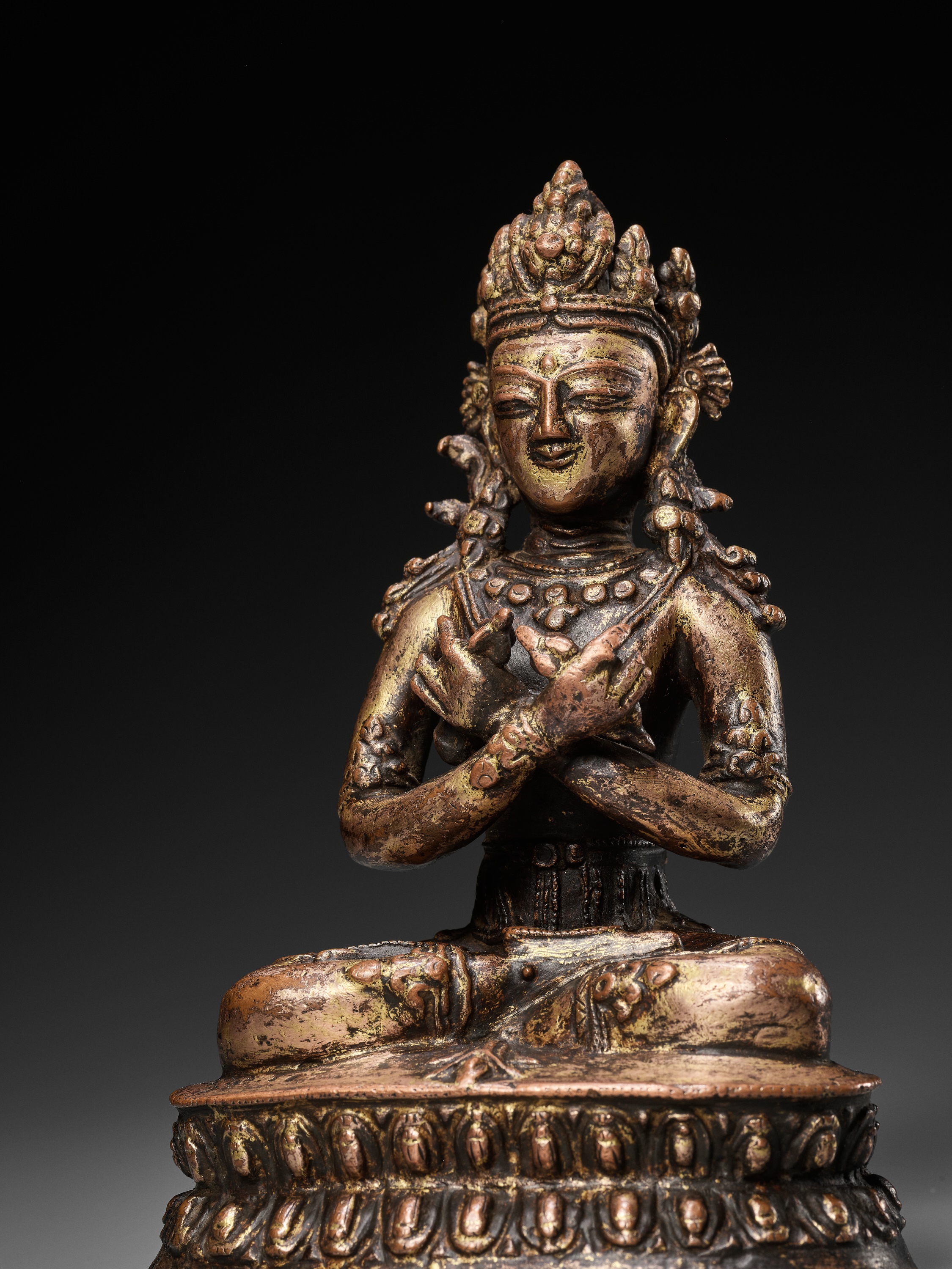 A GILT COPPER-ALLOY FIGURE OF VAJRADHARA, 15th-16TH CENTURY OR EARLIER - Image 2 of 13