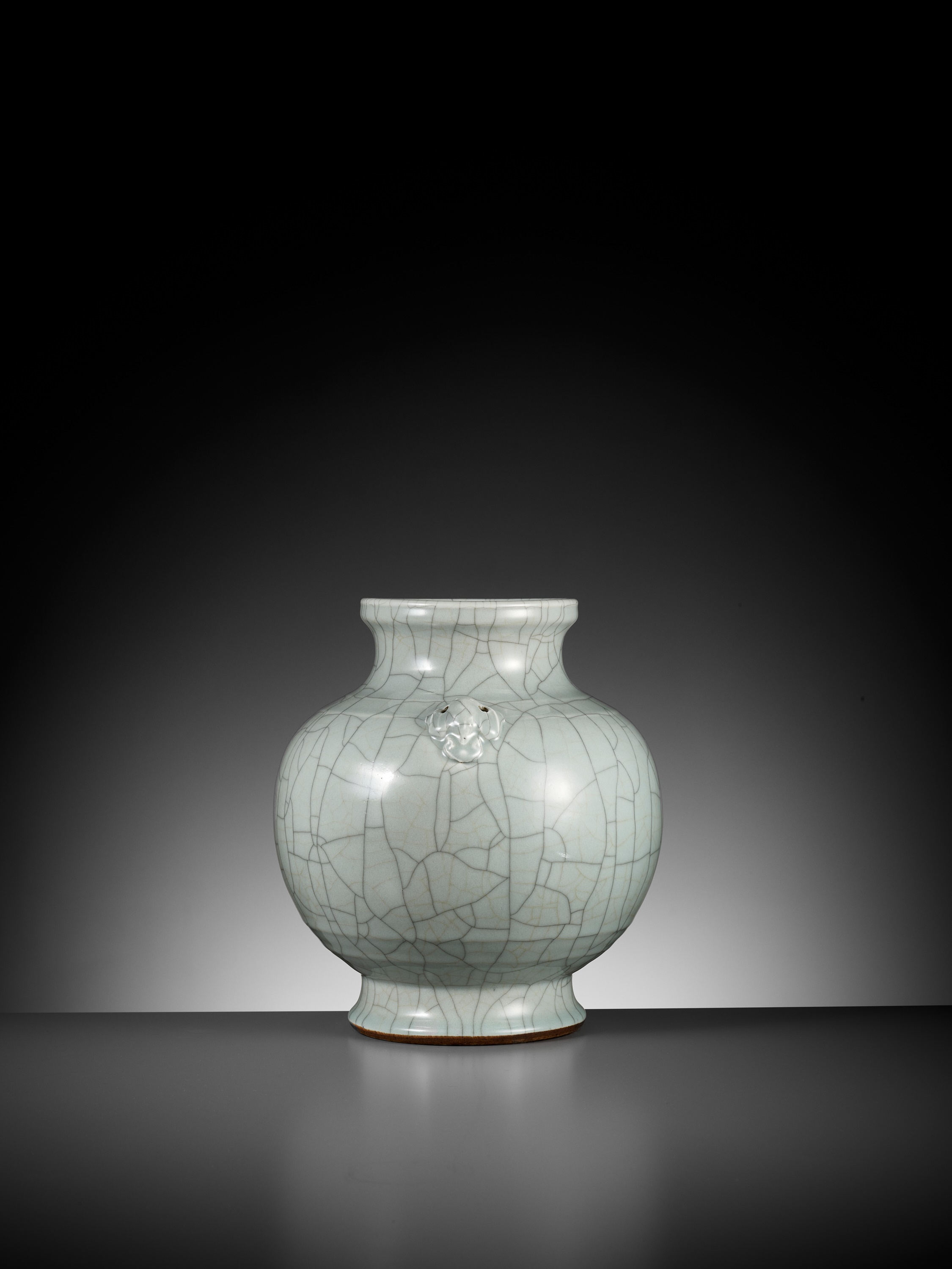 A GE-TYPE VASE, HU, QIANLONG MARK AND PROBABLY OF THE PERIOD - Image 9 of 11