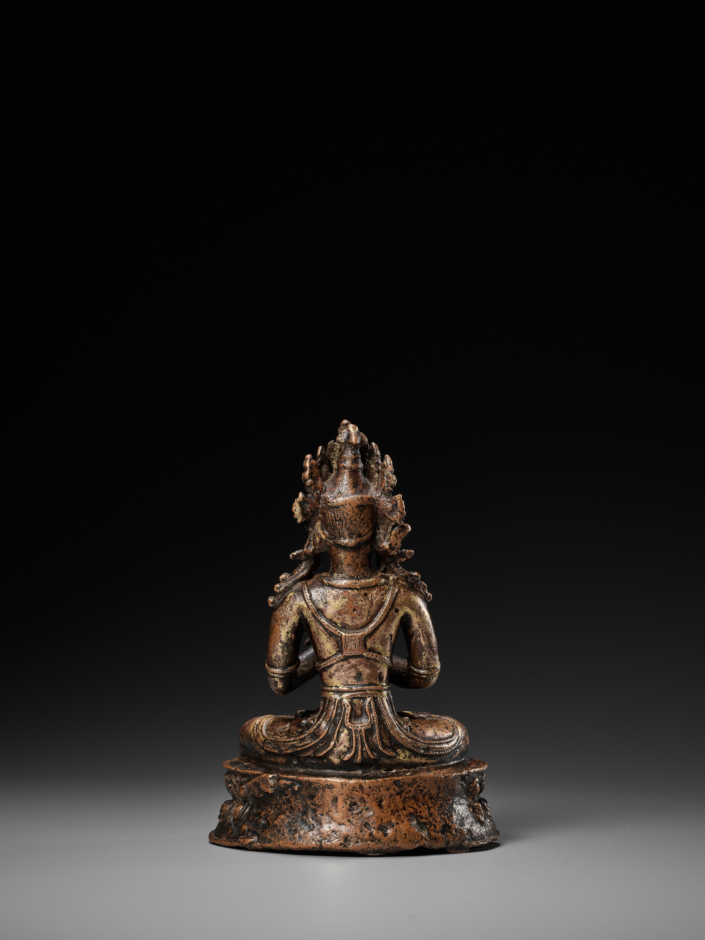 A GILT COPPER-ALLOY FIGURE OF VAJRADHARA, 15th-16TH CENTURY OR EARLIER - Image 8 of 13