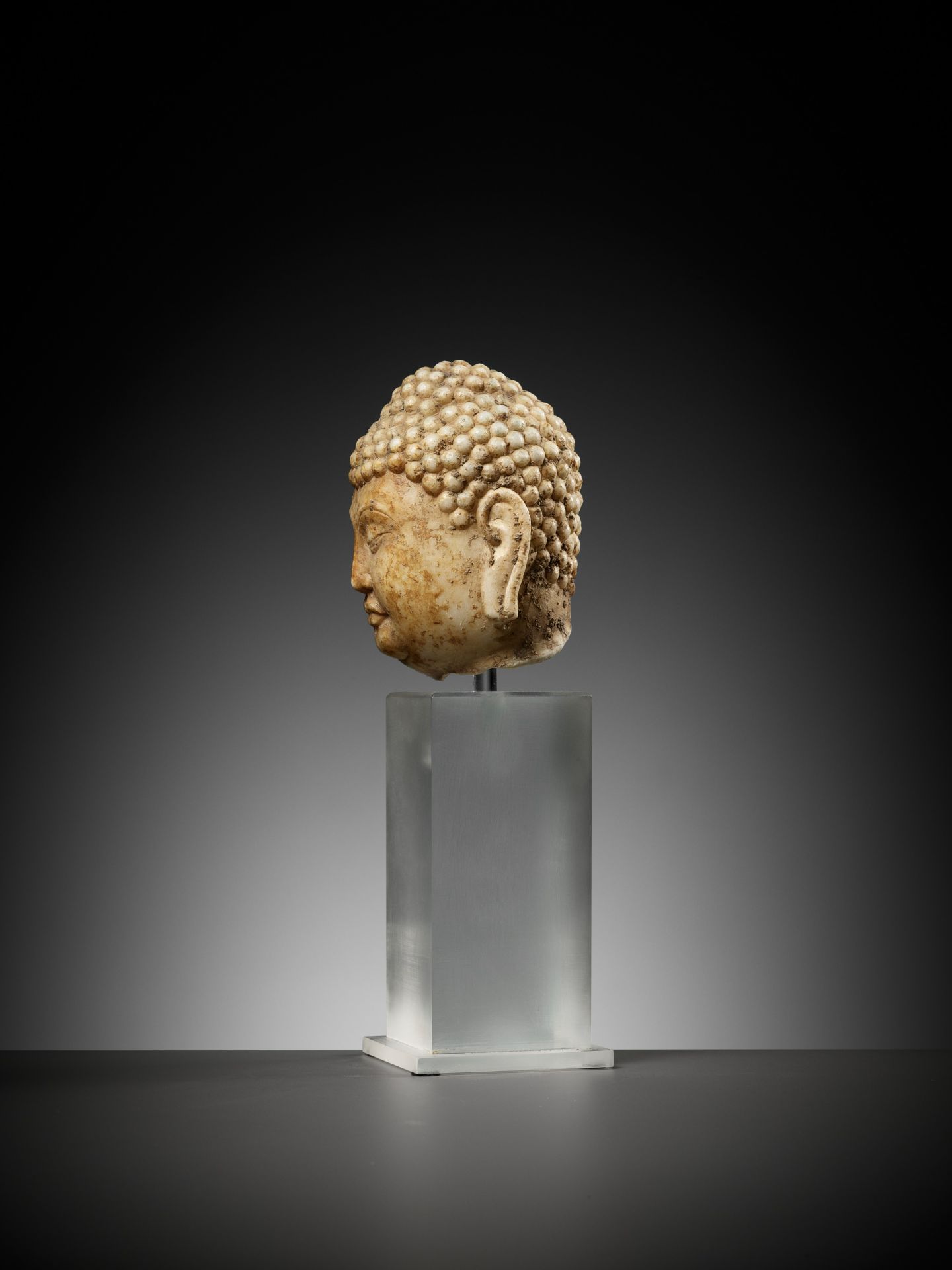 A MARBLE HEAD OF BUDDHA, TANG DYNASTY - Image 11 of 17
