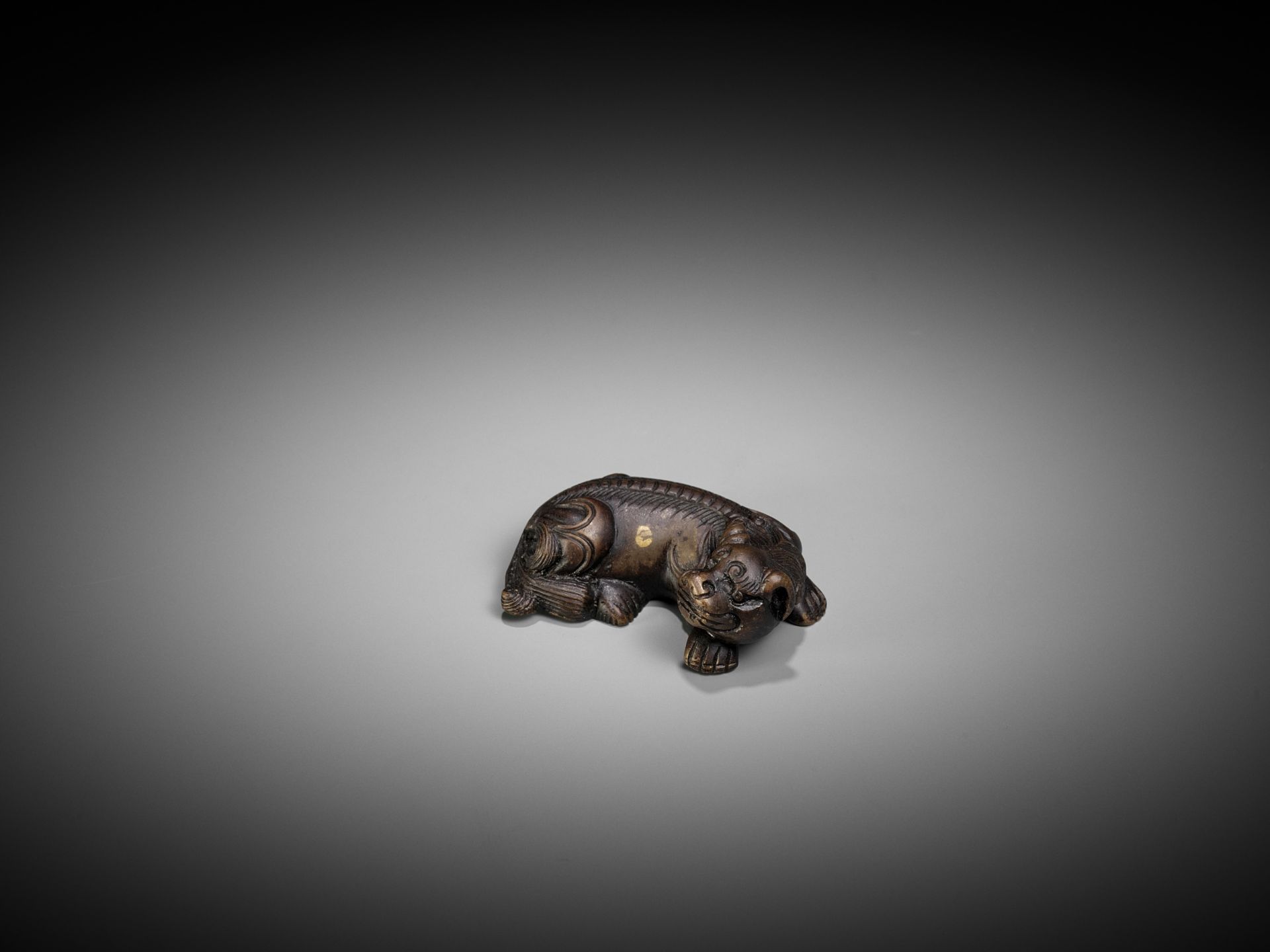 A BRONZE 'BUDDHIST LION' WEIGHT, MING DYNASTY - Image 2 of 8